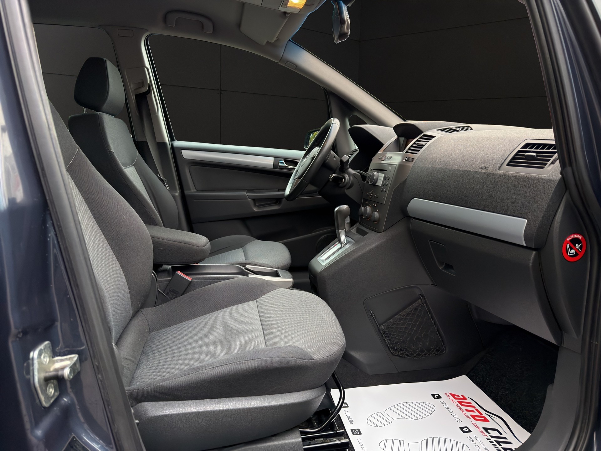 OPEL Zafira 2.2i 16V Sport-image-8