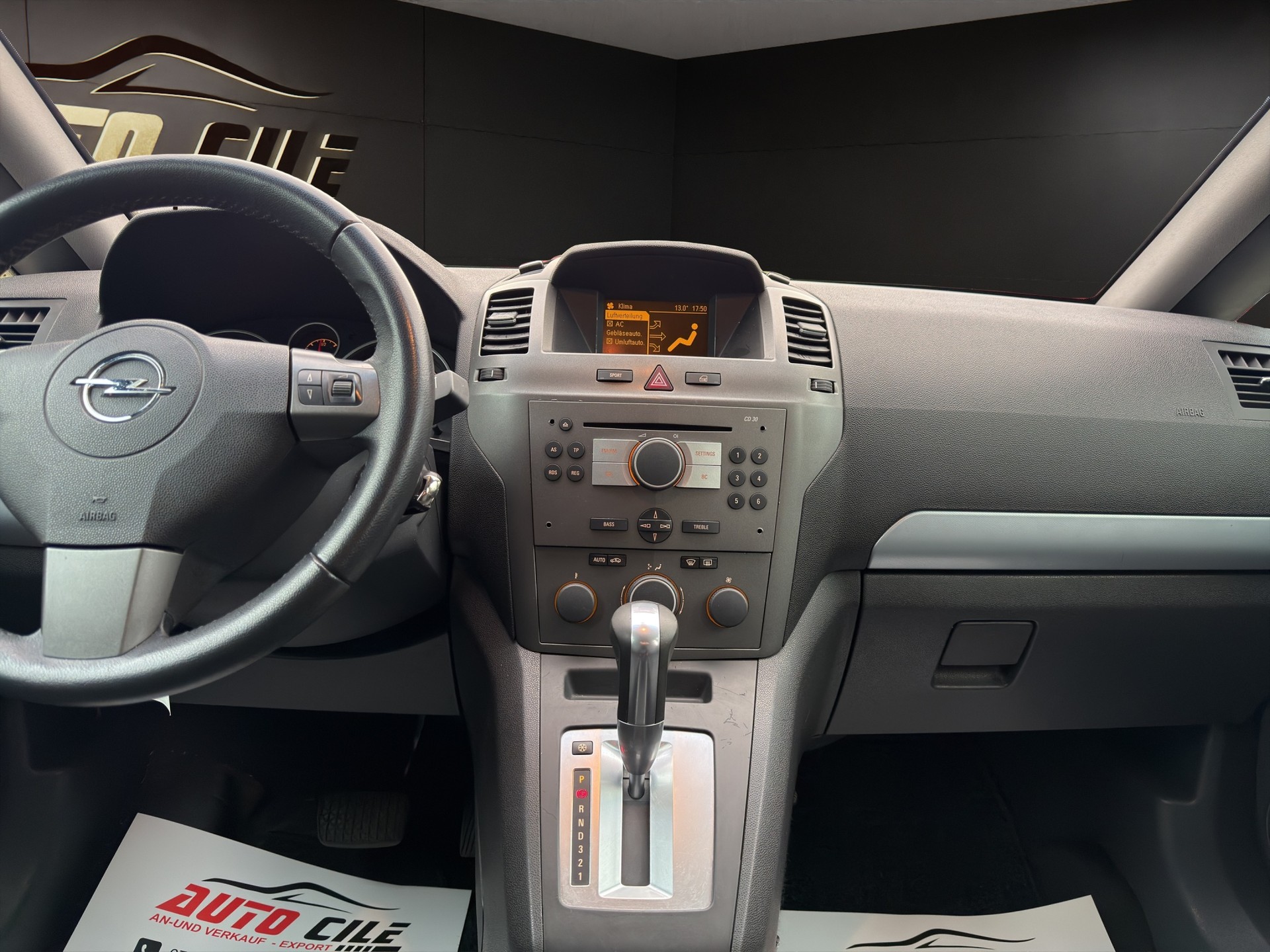 OPEL Zafira 2.2i 16V Sport-image-11