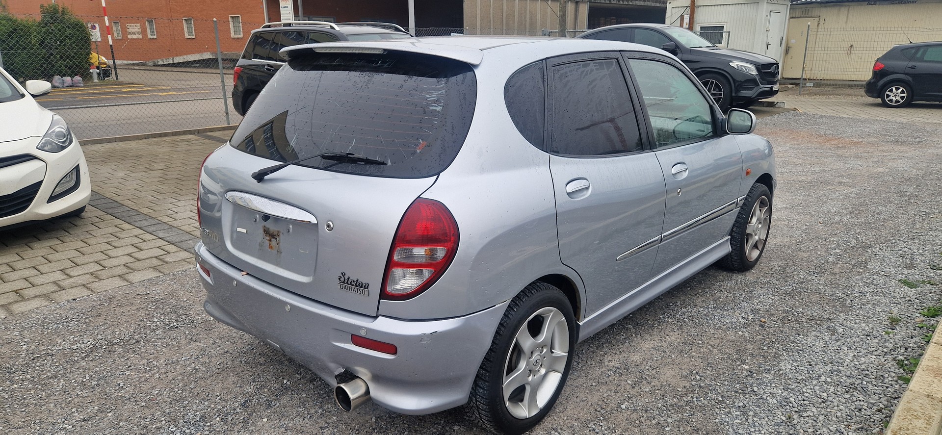 DAIHATSU Sirion 1.3 4x4 V-Line-image-3