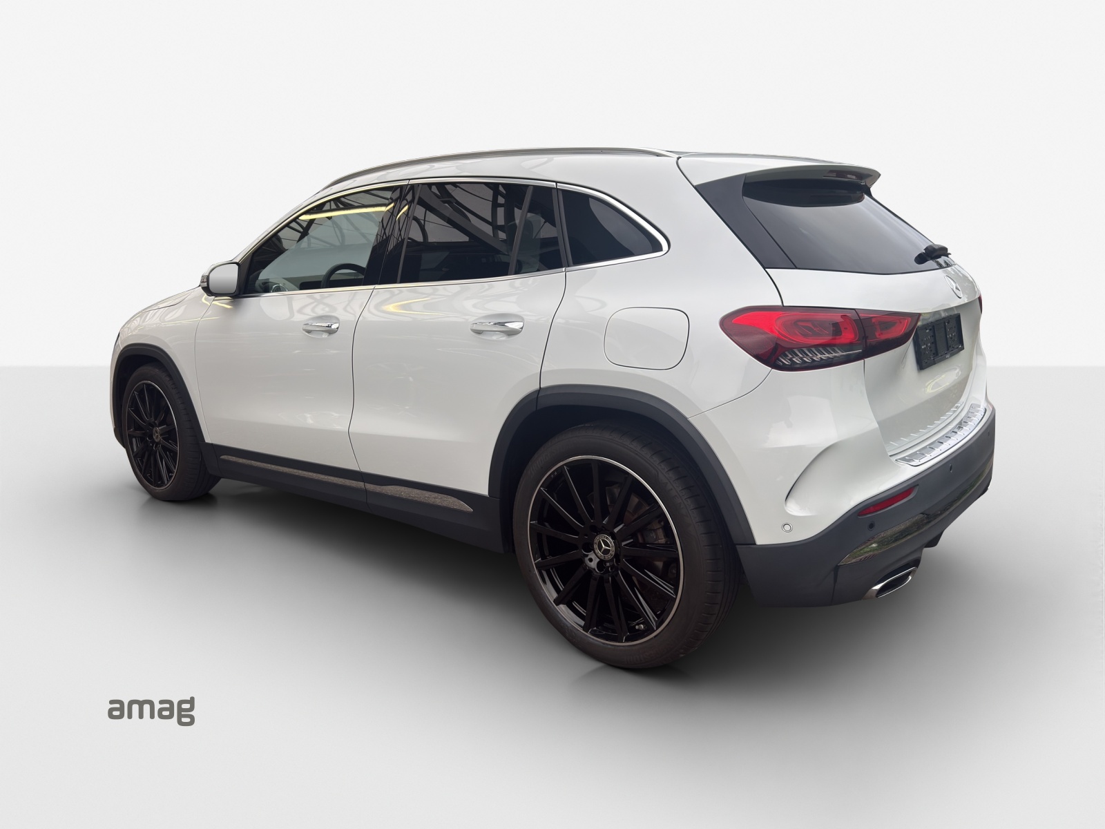 MERCEDES-BENZ GLA 250 4Matic AMG Line 8G-DCT-image-2