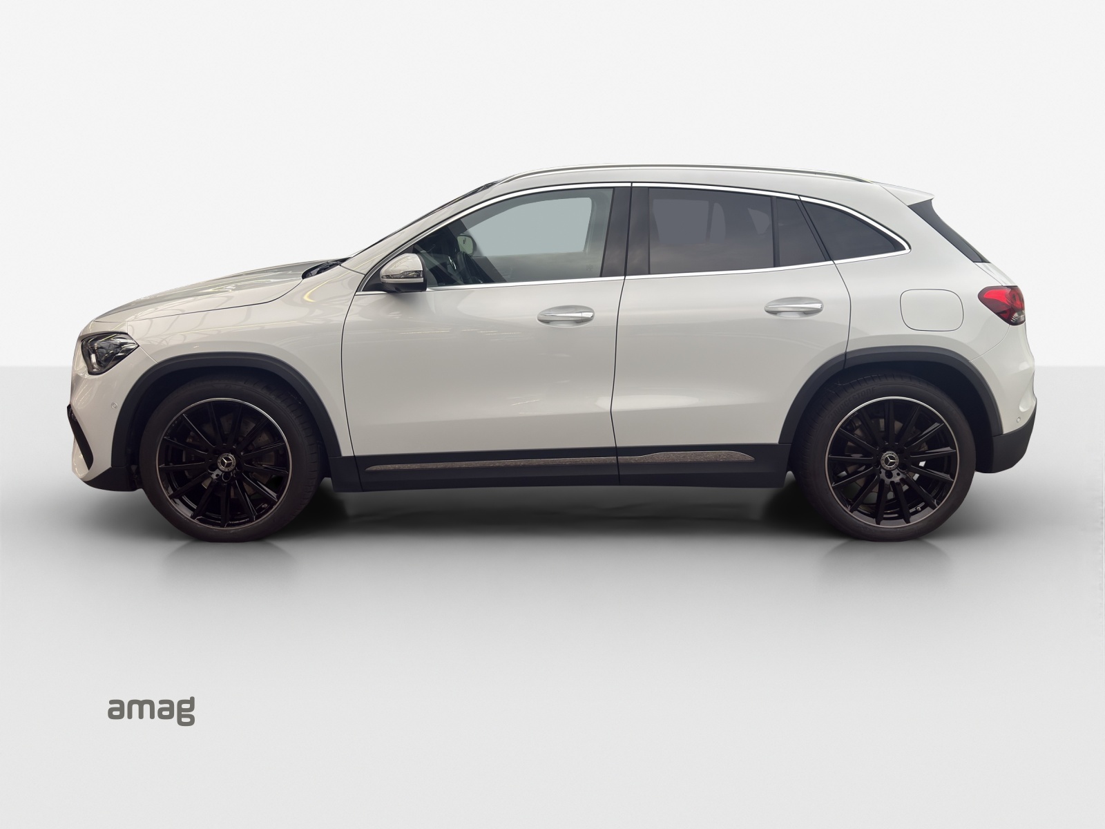 MERCEDES-BENZ GLA 250 4Matic AMG Line 8G-DCT-image-1
