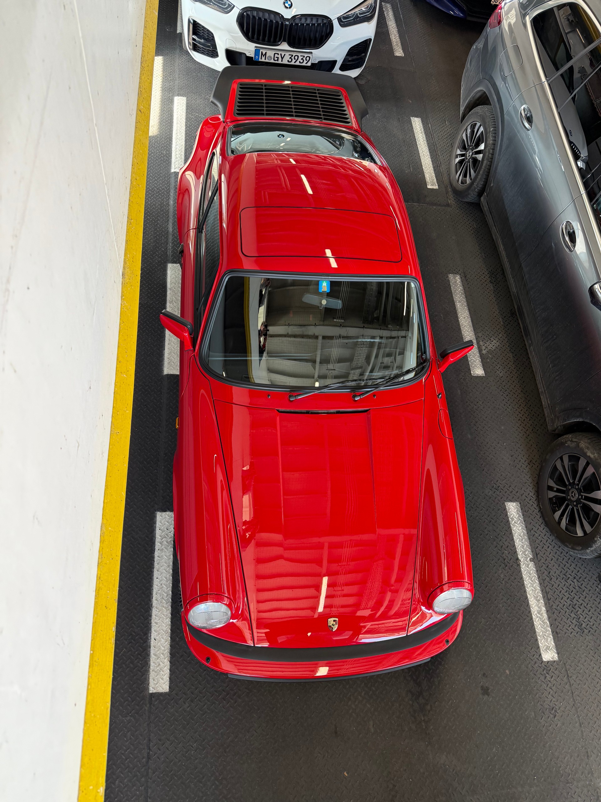 PORSCHE 911 Carrera 3.2-image-12