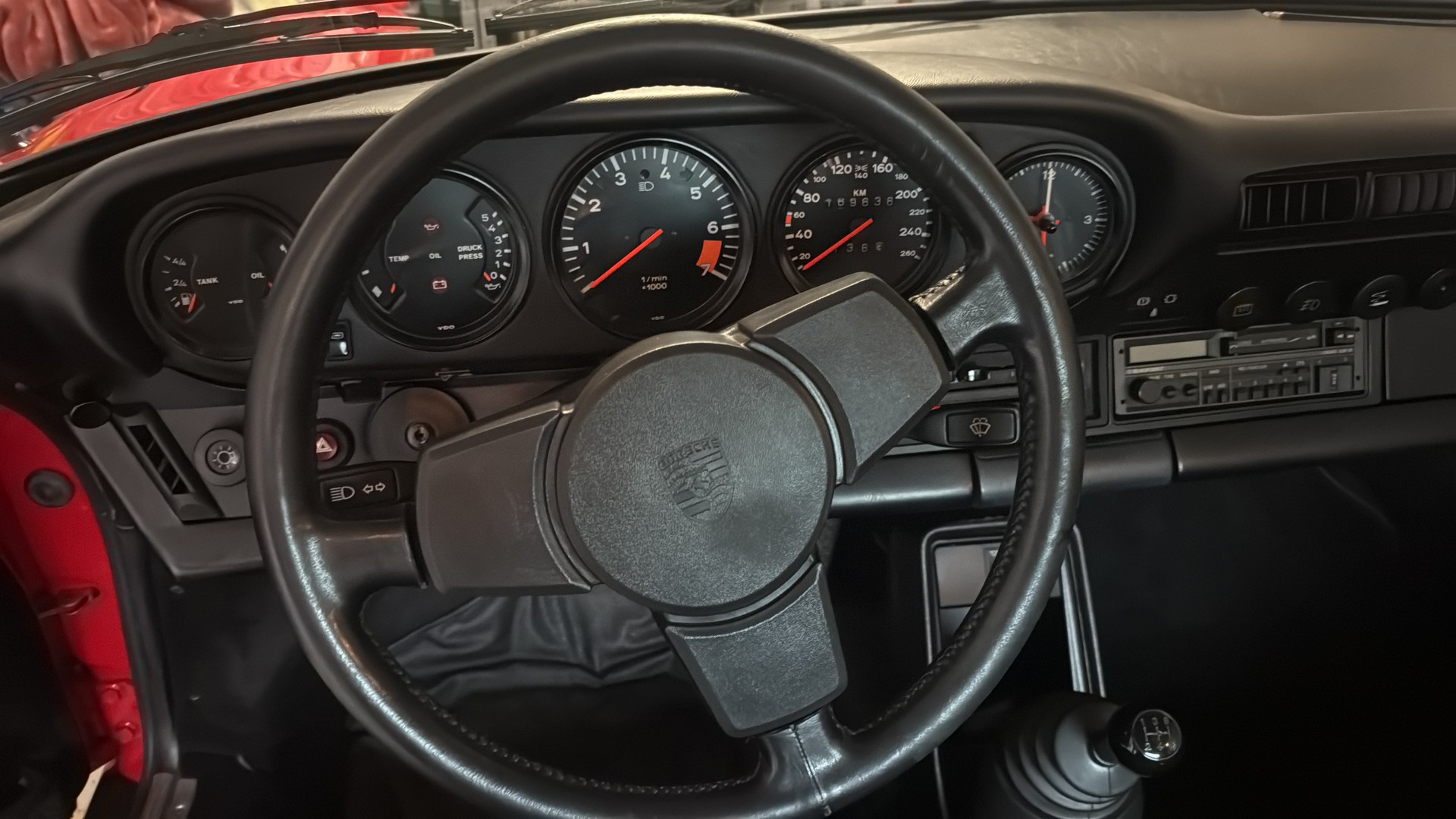 PORSCHE 911 Carrera 3.2-image-2