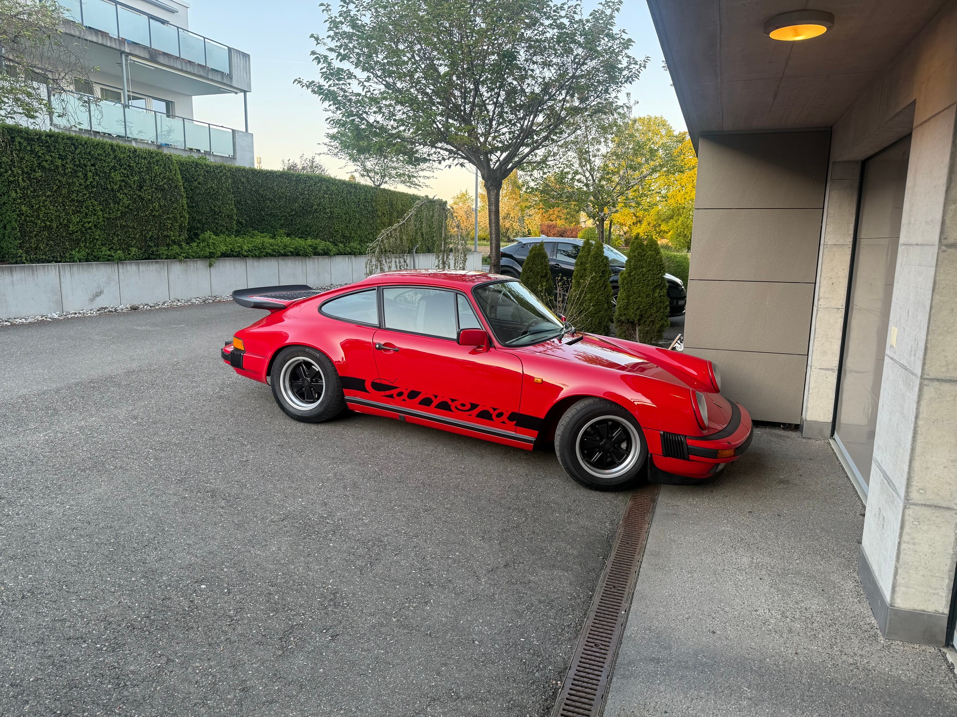 PORSCHE 911 Carrera 3.2-image-0