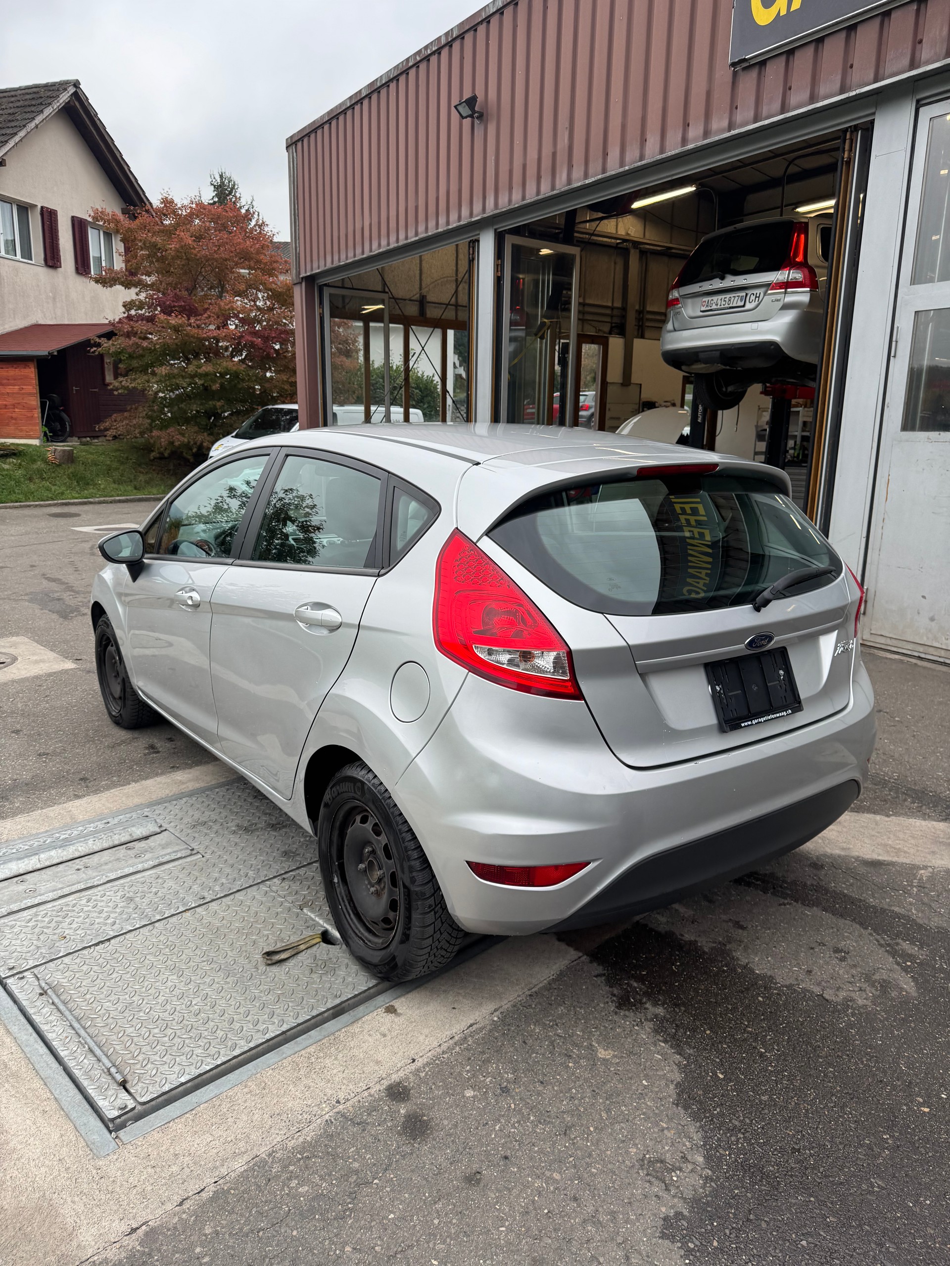 FORD Fiesta 1.4 16V Trend Automatic-image-5