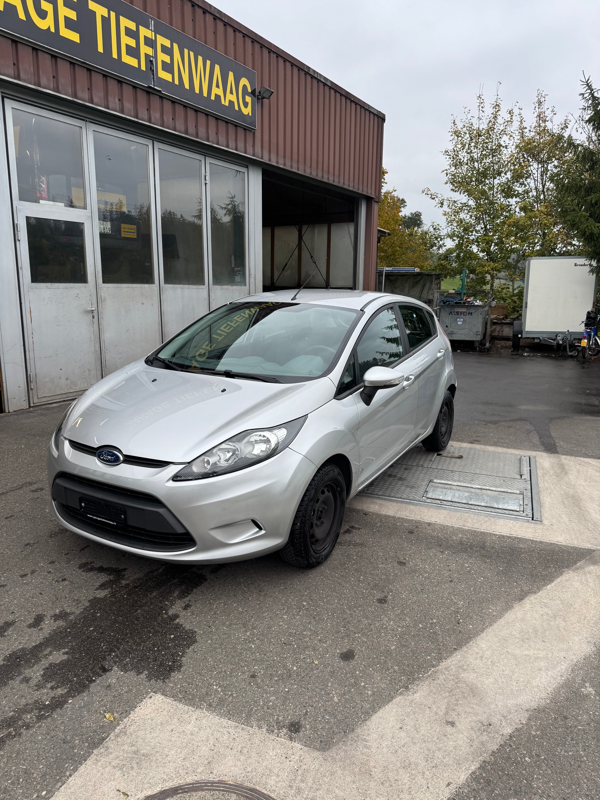 FORD Fiesta 1.4 16V Trend Automatic