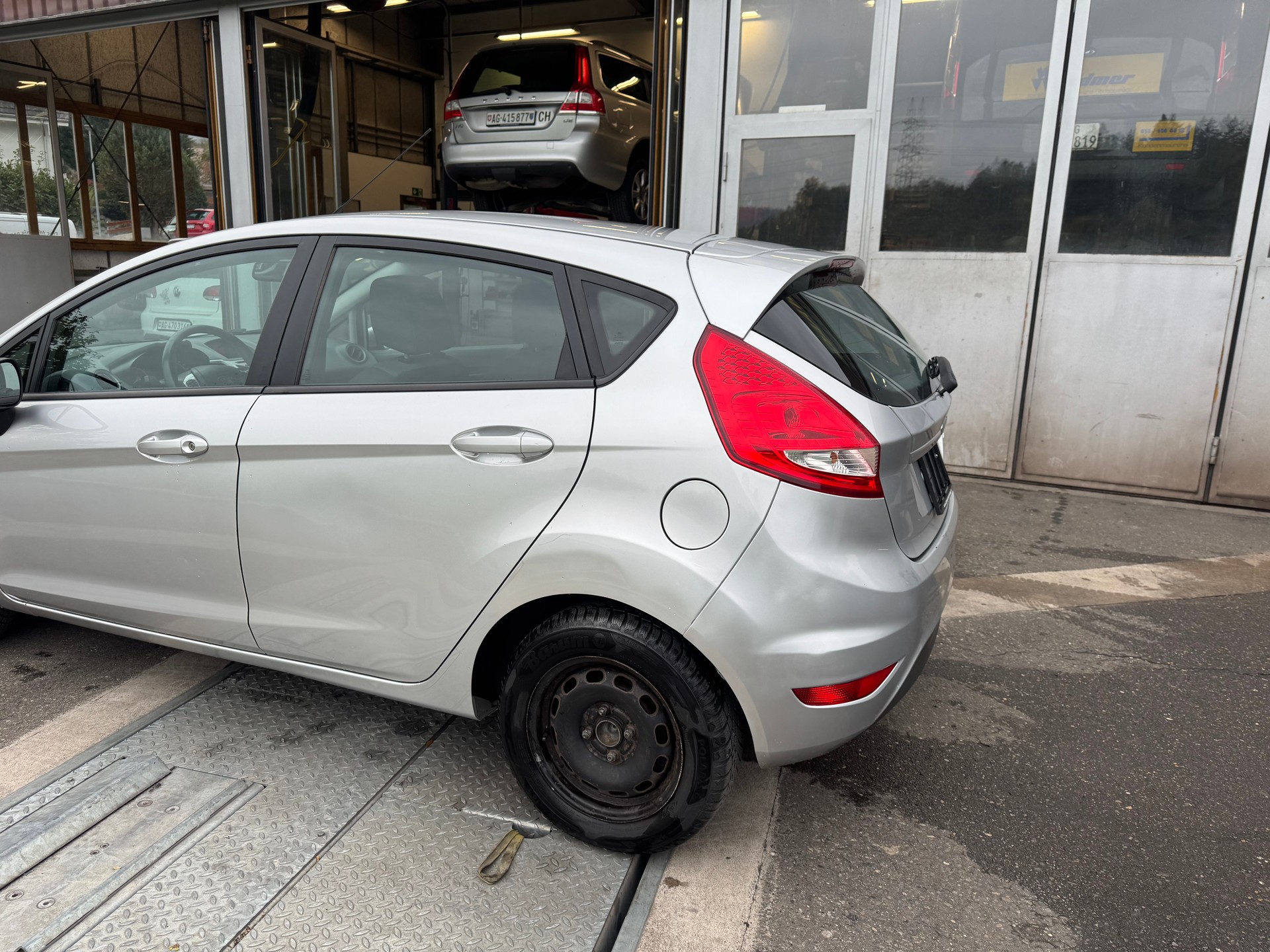 FORD Fiesta 1.4 16V Trend Automatic-image-6