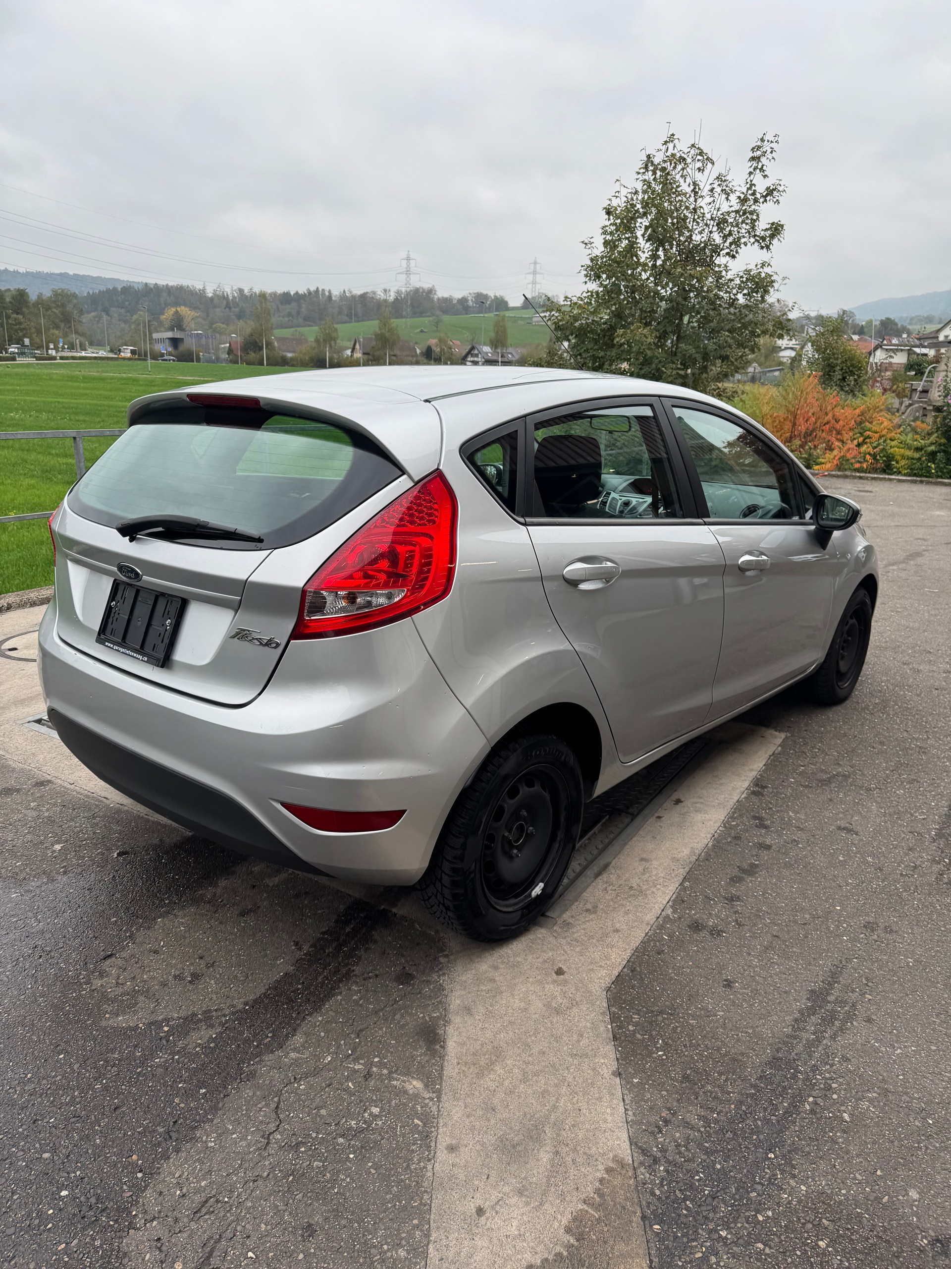 FORD Fiesta 1.4 16V Trend Automatic-image-4