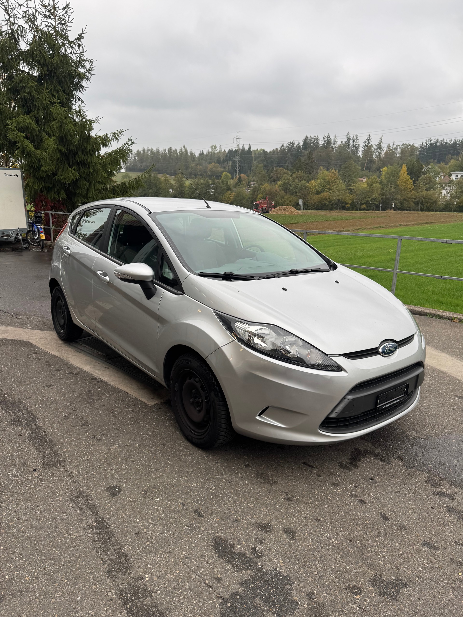 FORD Fiesta 1.4 16V Trend Automatic-showroom-element-1