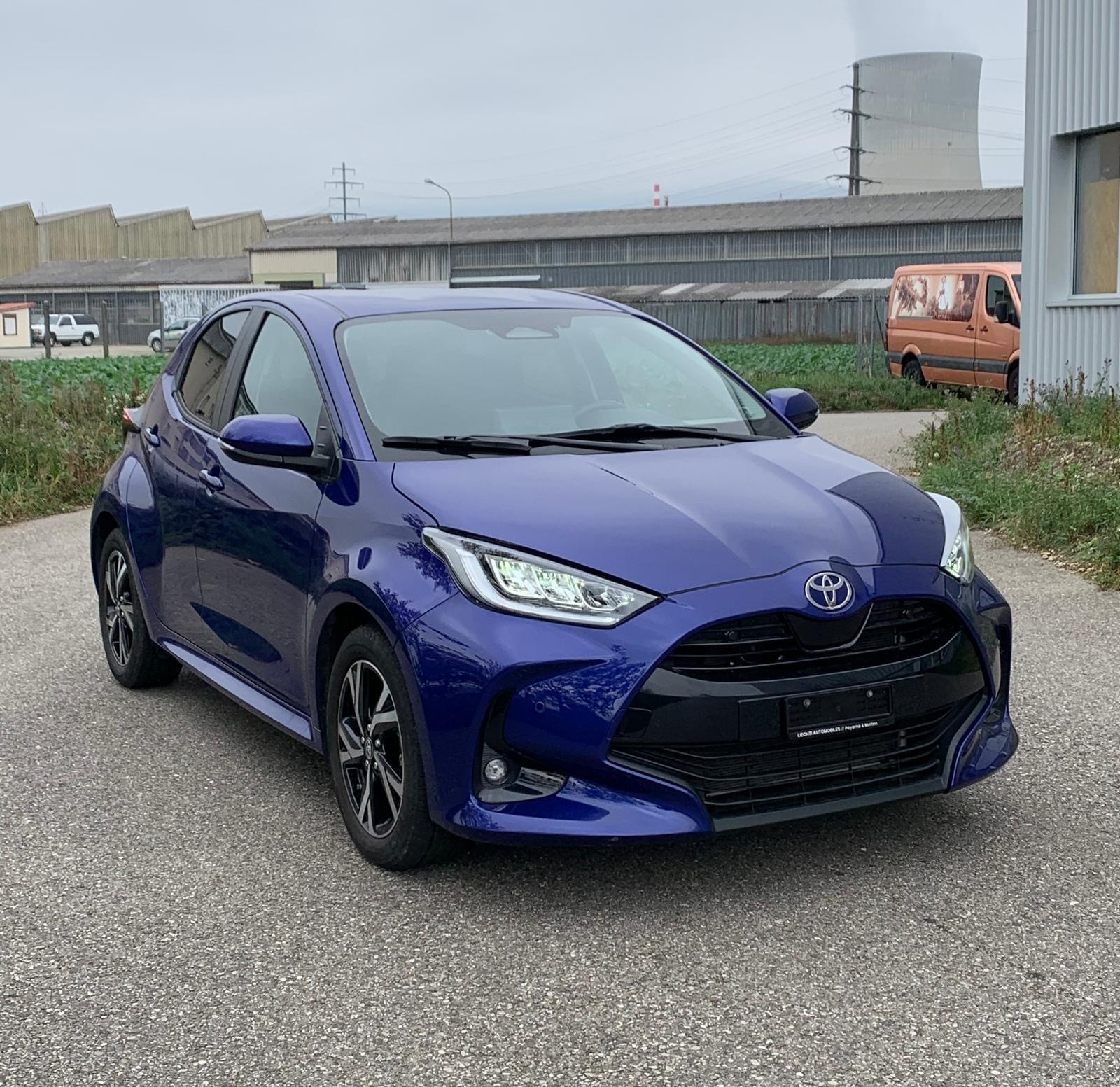 TOYOTA Yaris 1.5 Trend e-CVT 116 PS-image-1