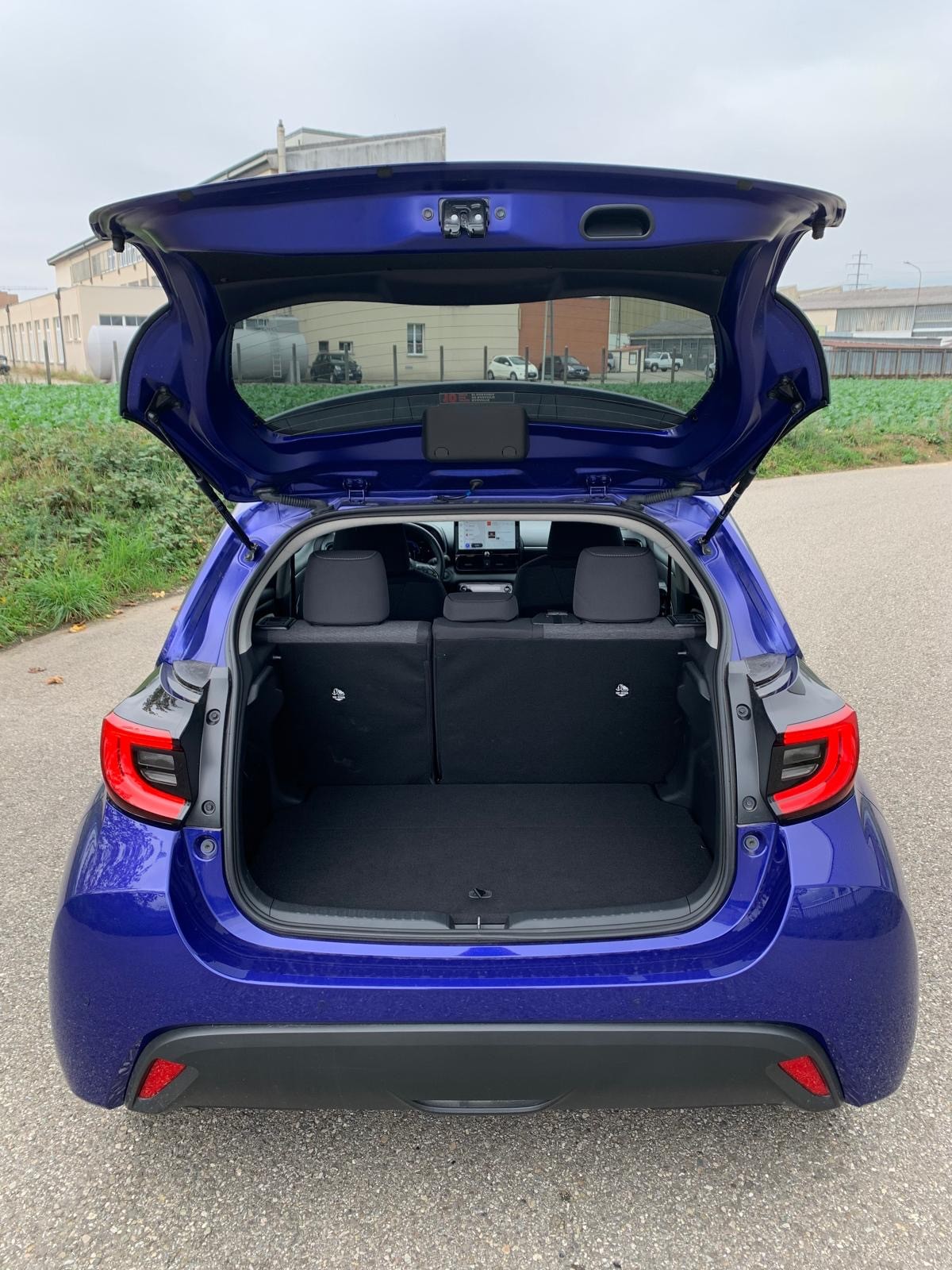 TOYOTA Yaris 1.5 Trend e-CVT 116 PS-image-6