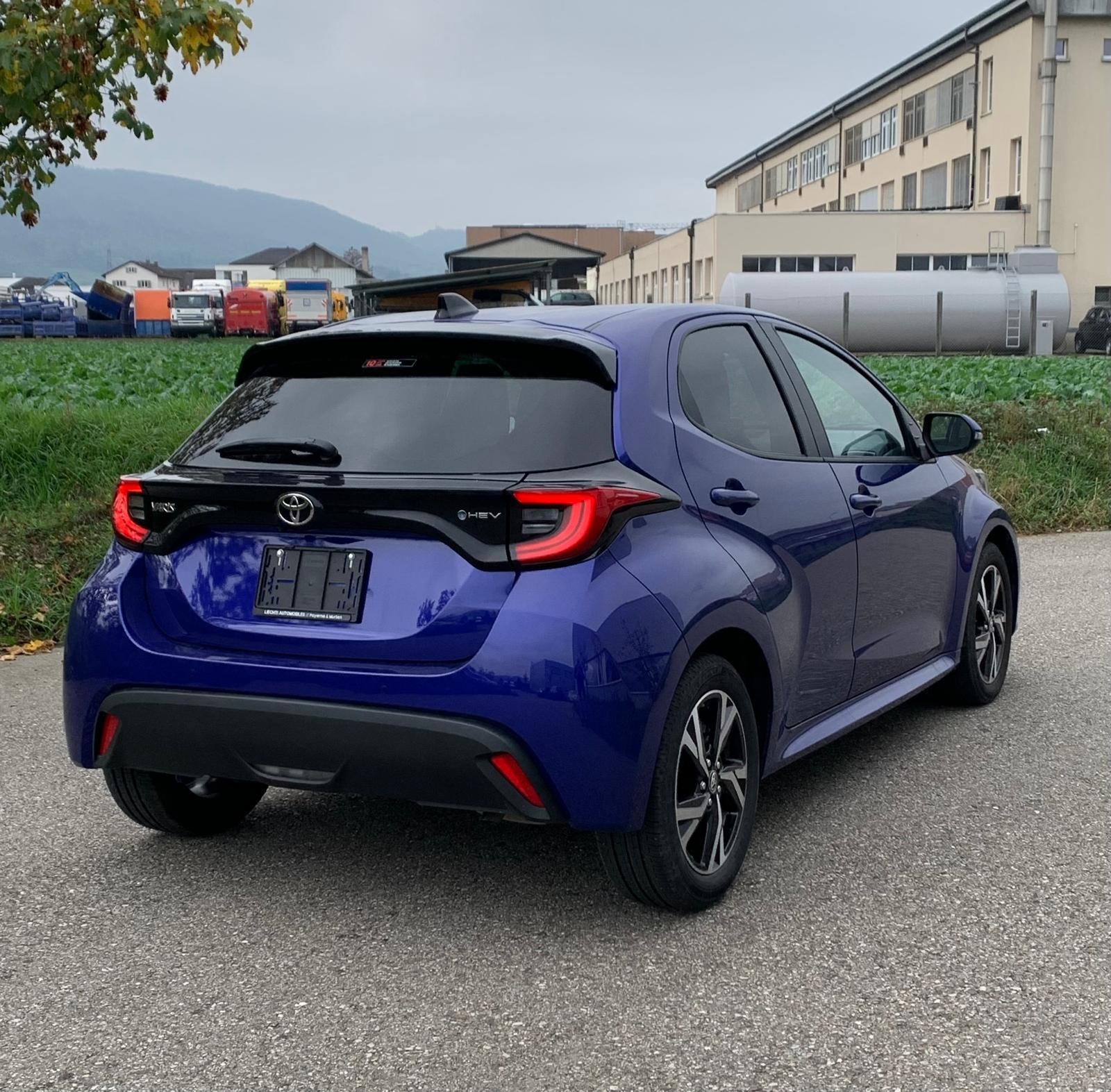 TOYOTA Yaris 1.5 Trend e-CVT 116 PS-image-3