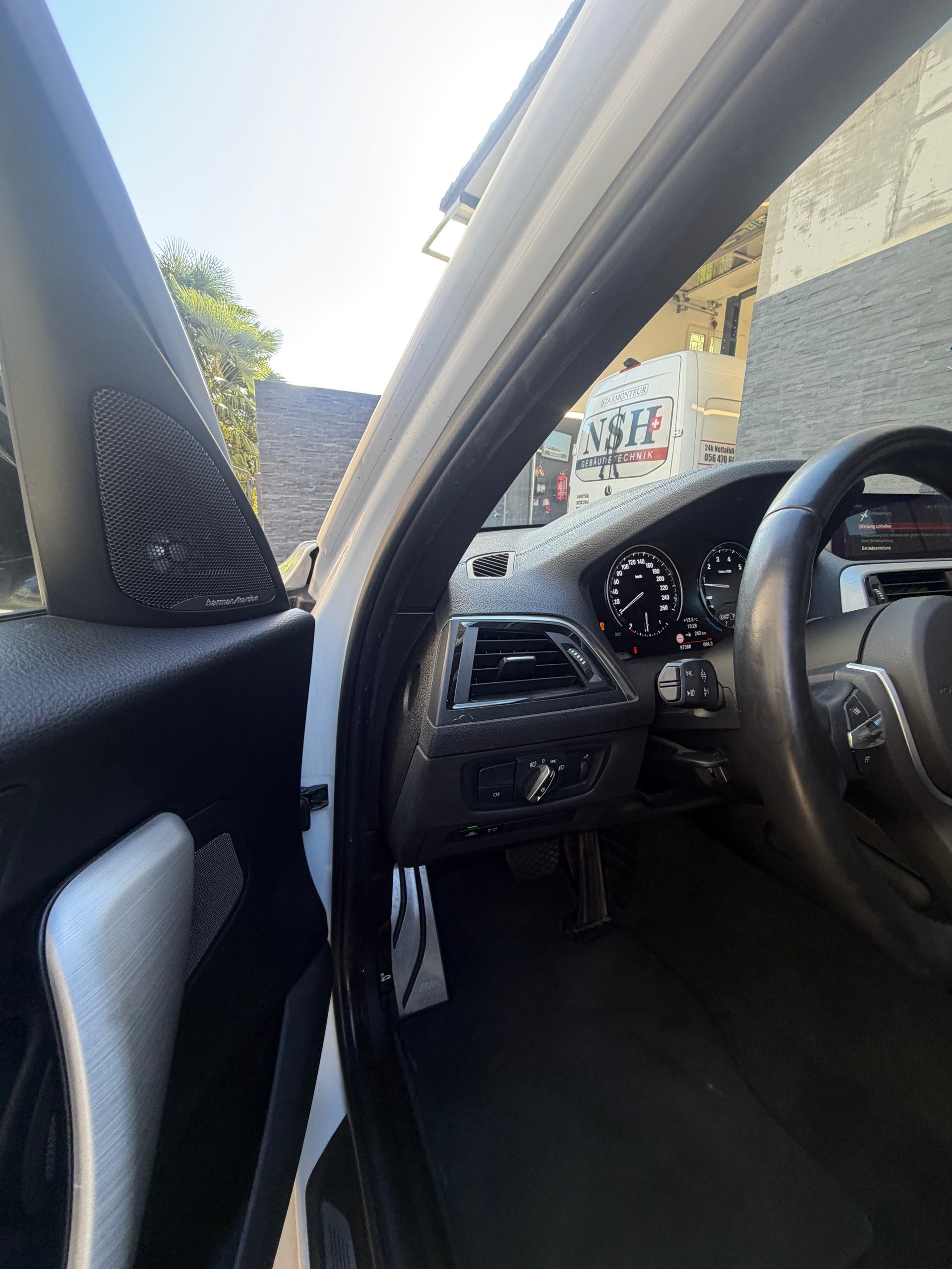 BMW M140i xDrive Steptronic-image-7