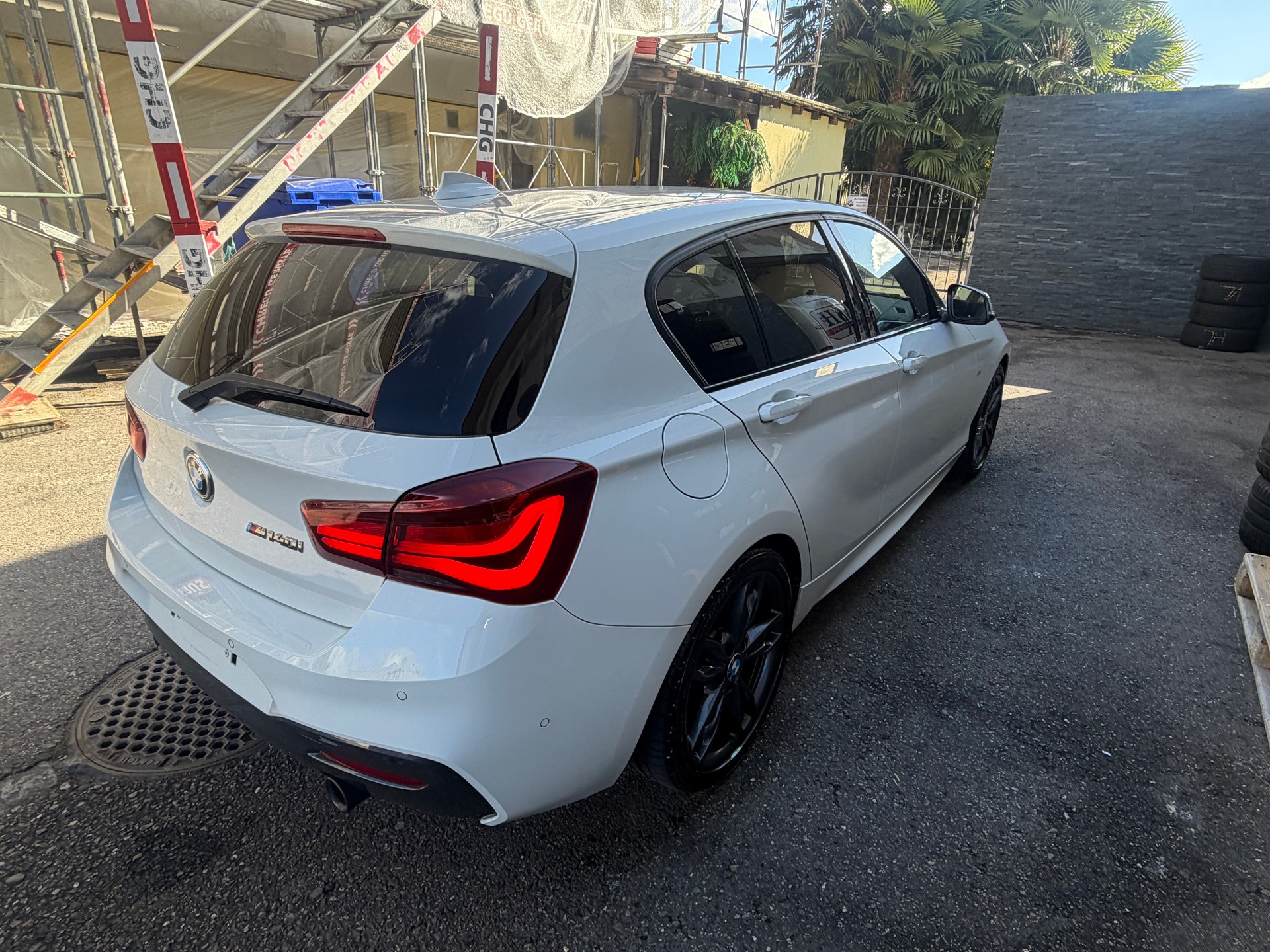BMW M140i xDrive Steptronic-image-4