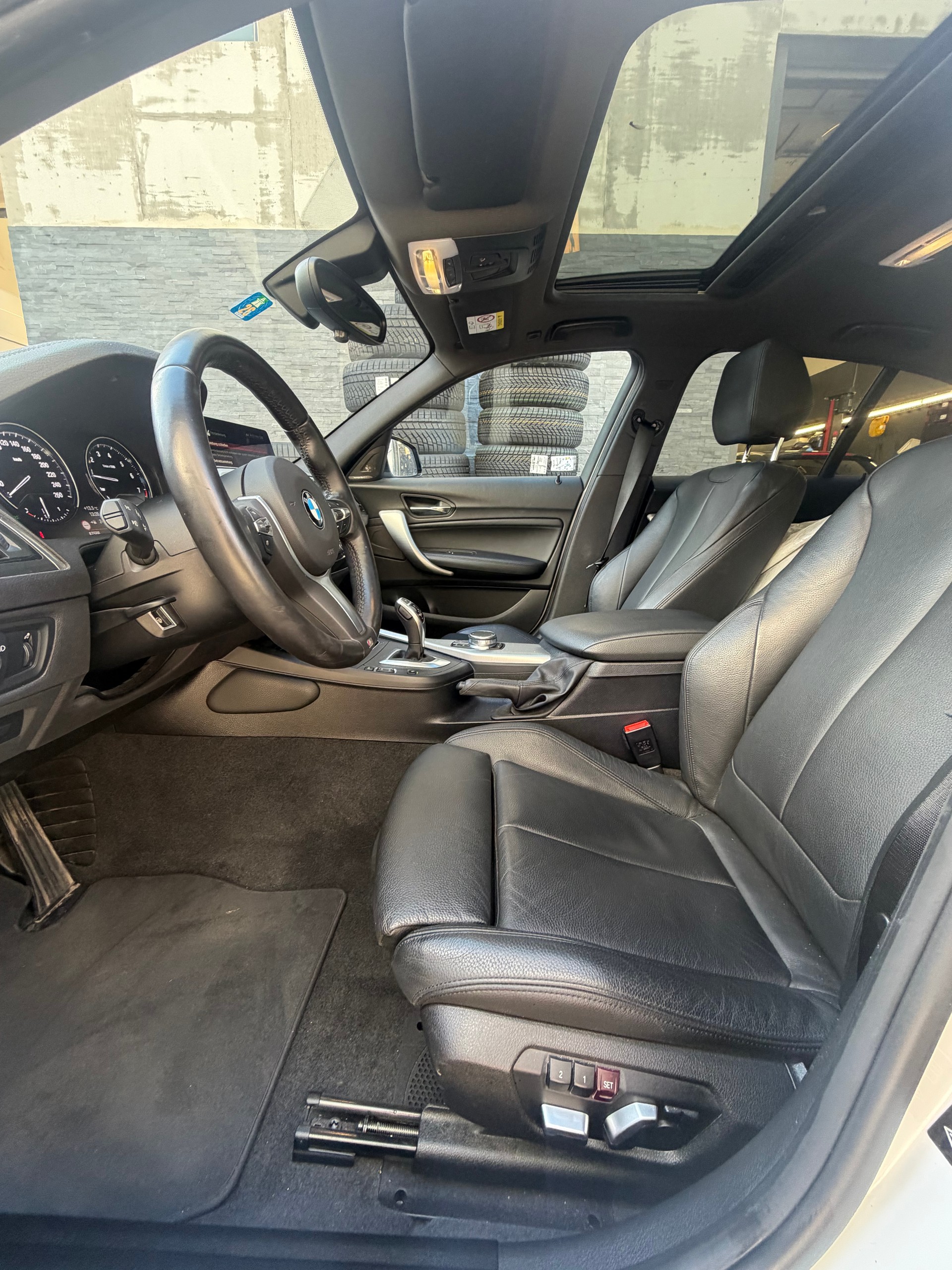 BMW M140i xDrive Steptronic-image-6
