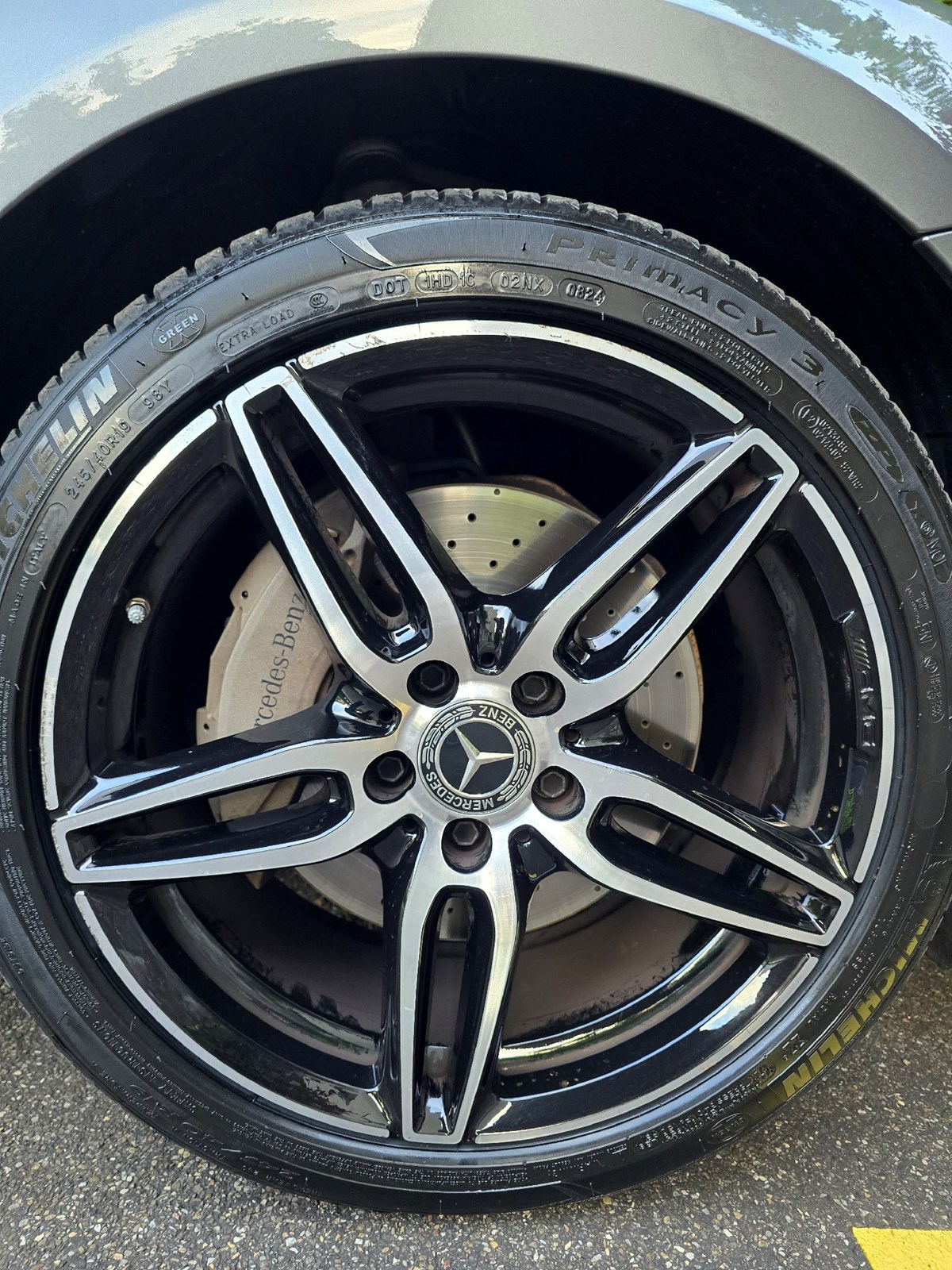 MERCEDES-BENZ E 200 AMG Line 4Matic 9G-Tronic-image-5