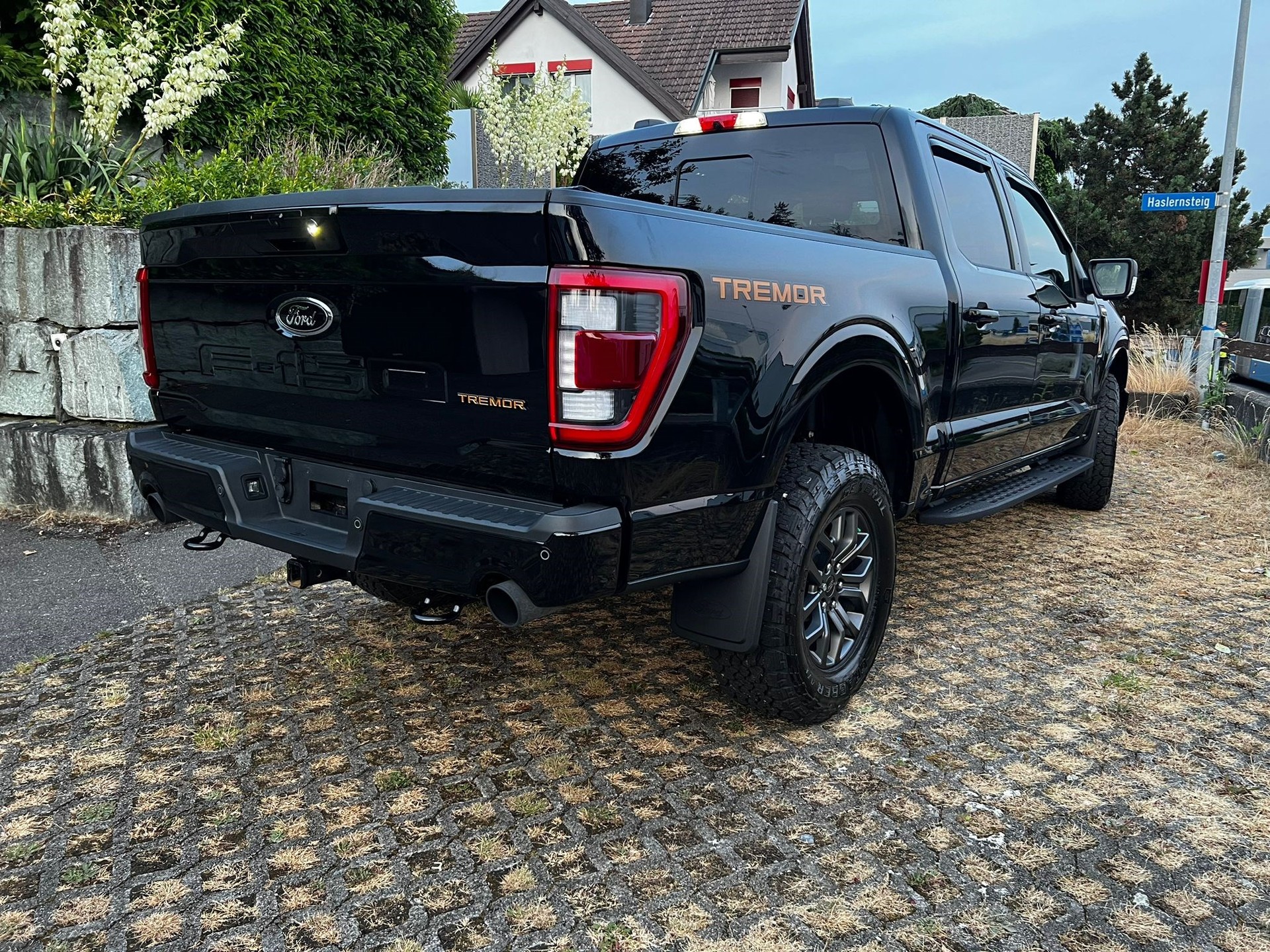FORD F-Pickup 3.5L V6 TREMOR Super Crew-image-1