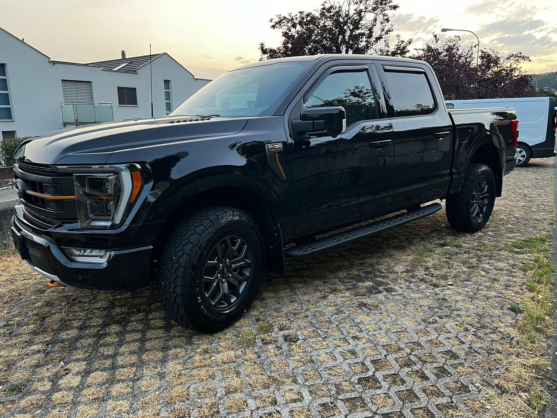 FORD F-Pickup 3.5L V6 TREMOR Super Crew-image-0