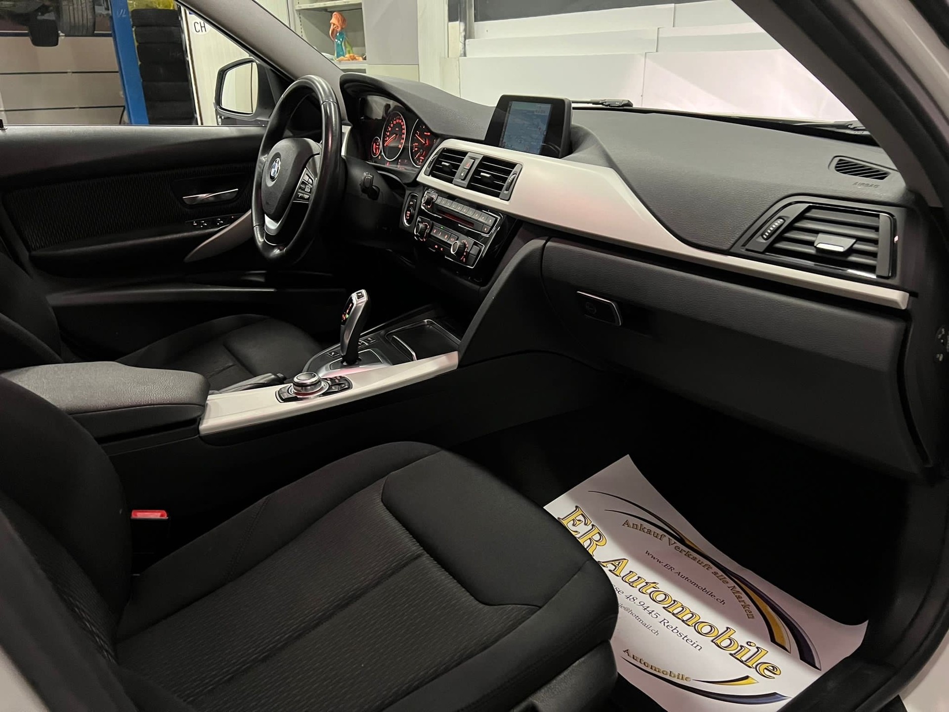 BMW 316d Touring Business Steptronic-image-11