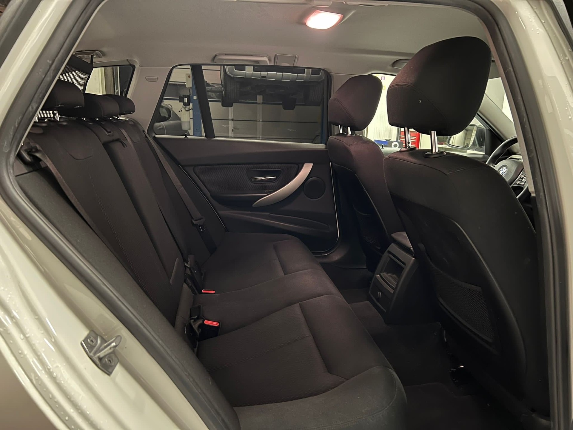 BMW 316d Touring Business Steptronic-image-13
