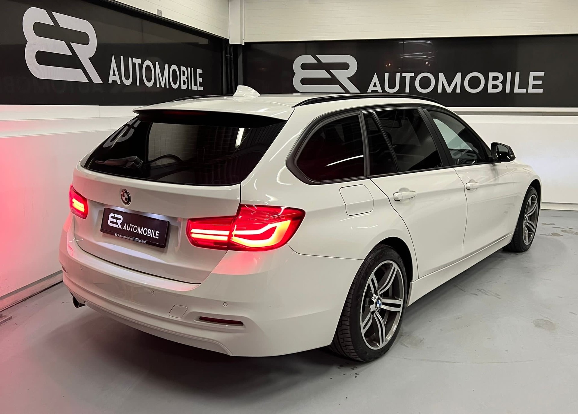BMW 316d Touring Business Steptronic-image-4