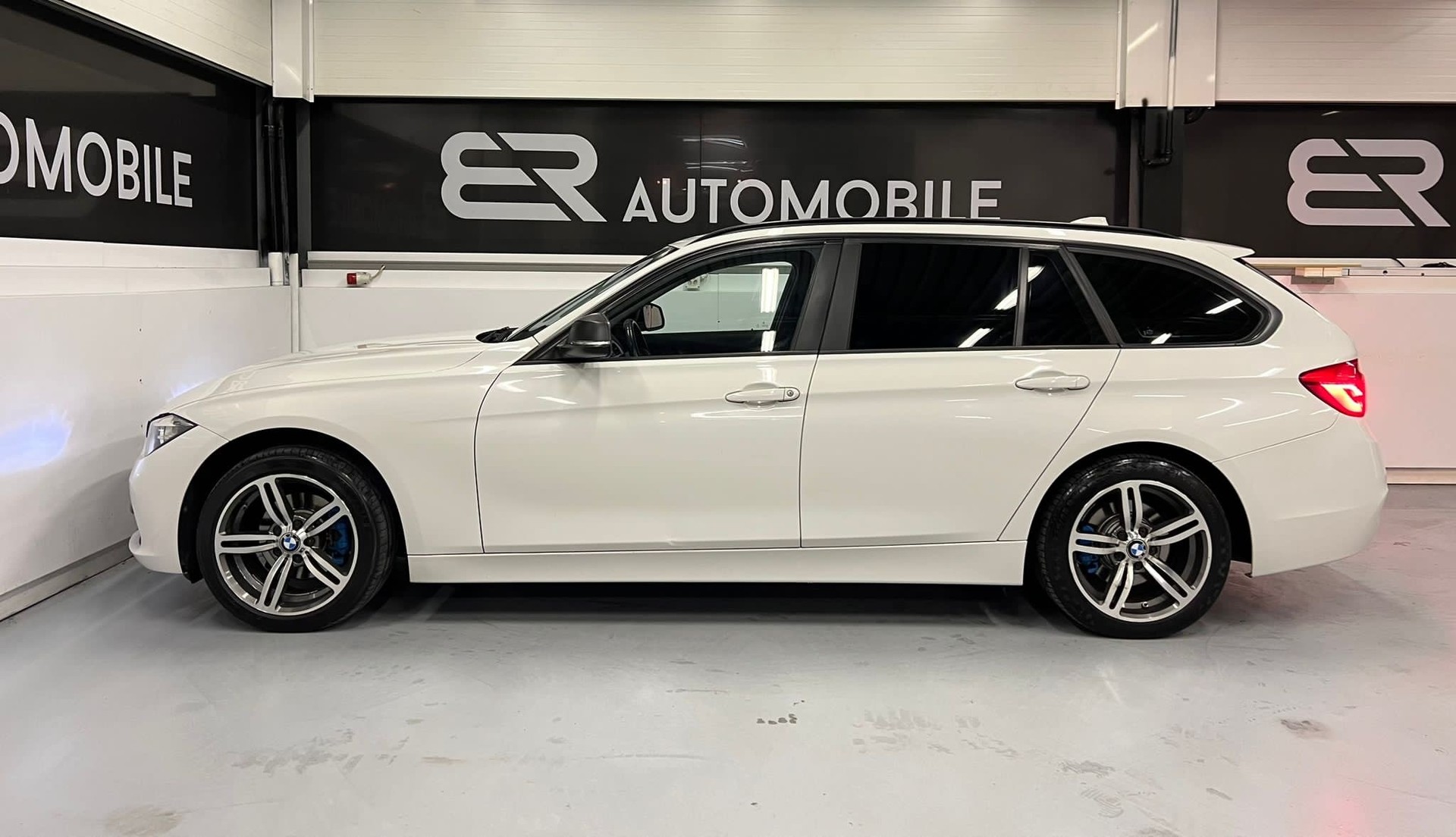 BMW 316d Touring Business Steptronic-image-8