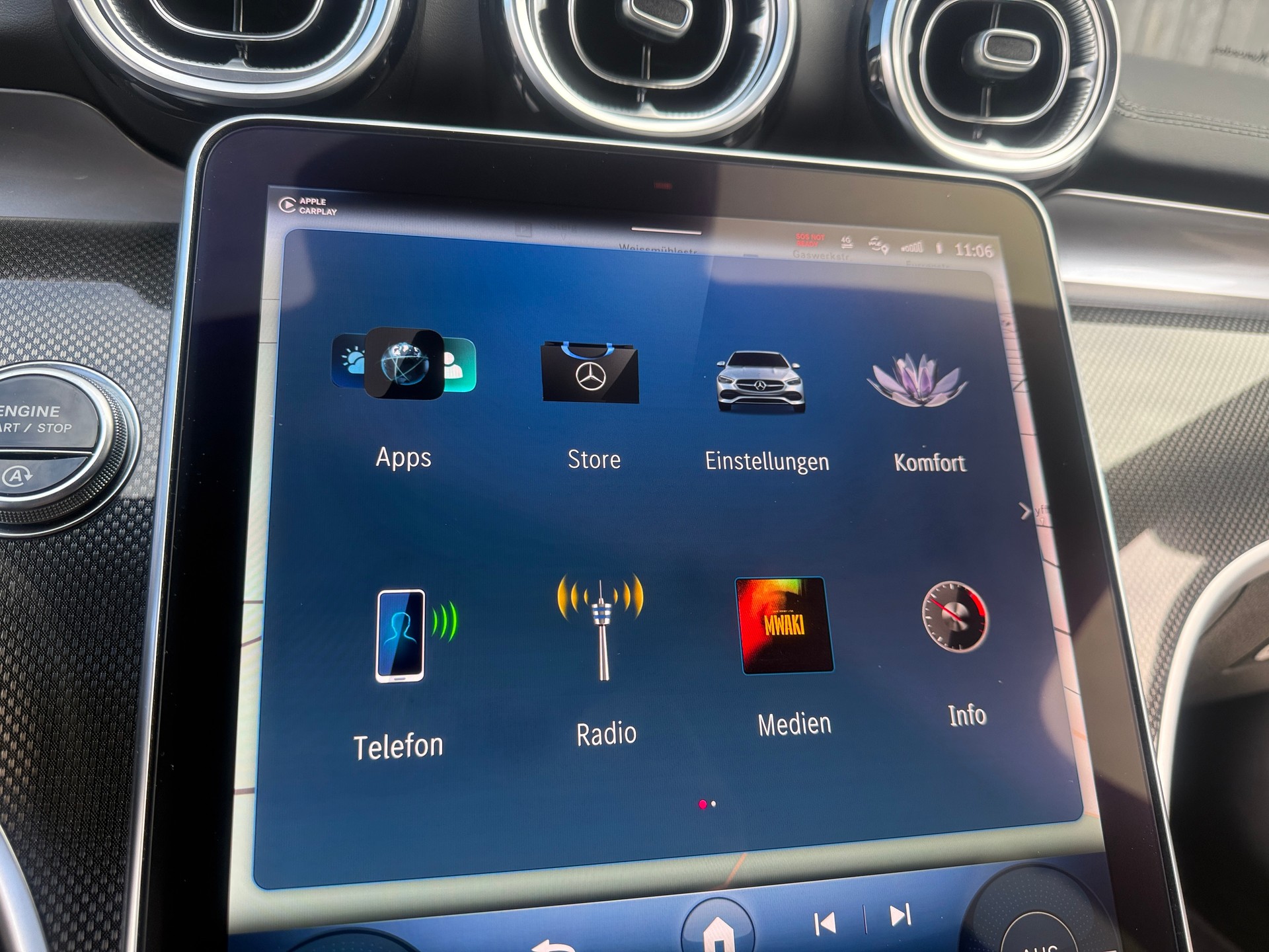 MERCEDES-BENZ C 300 4Matic AMG Line-image-9