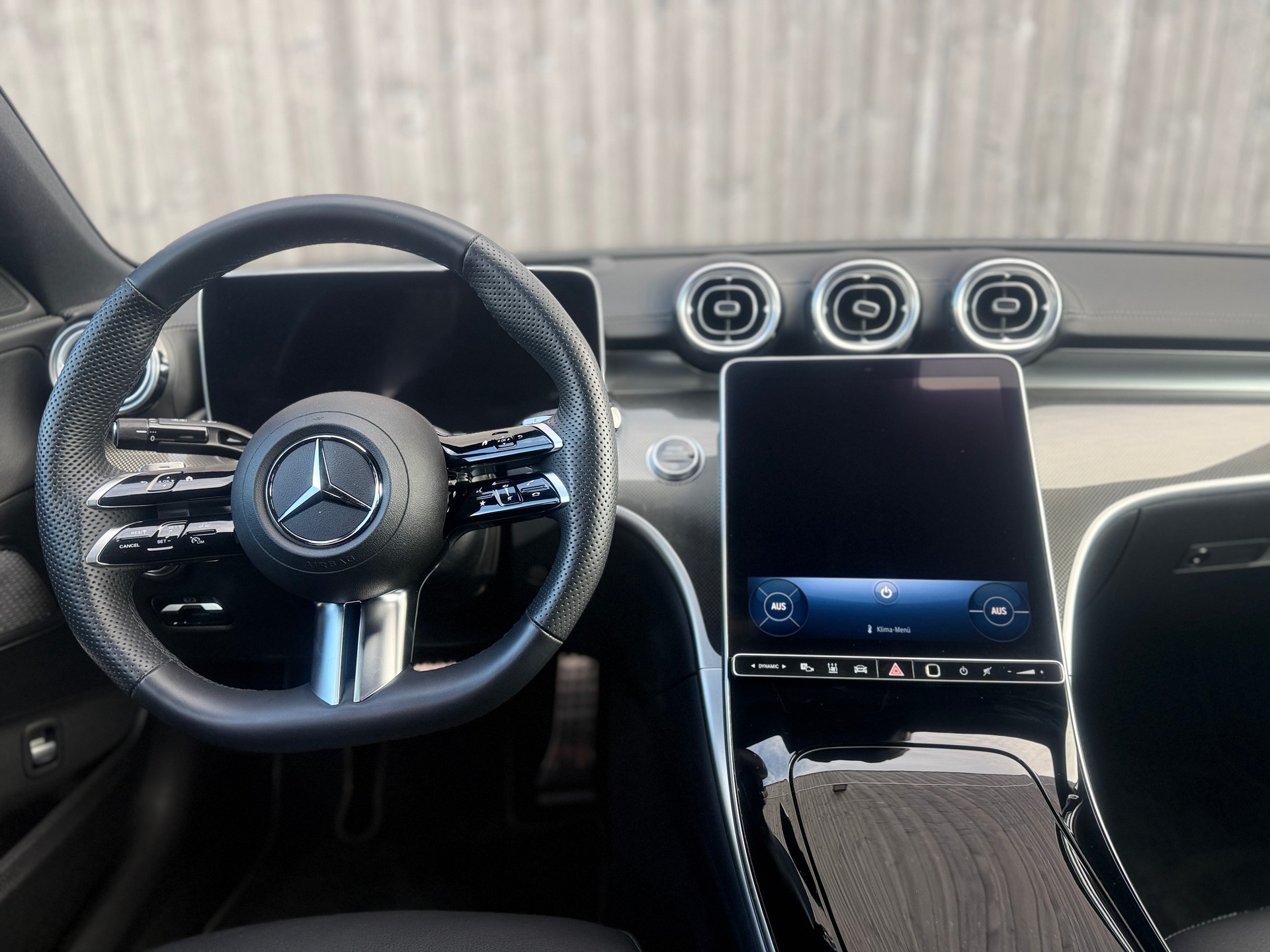 MERCEDES-BENZ C 300 4Matic AMG Line-image-7
