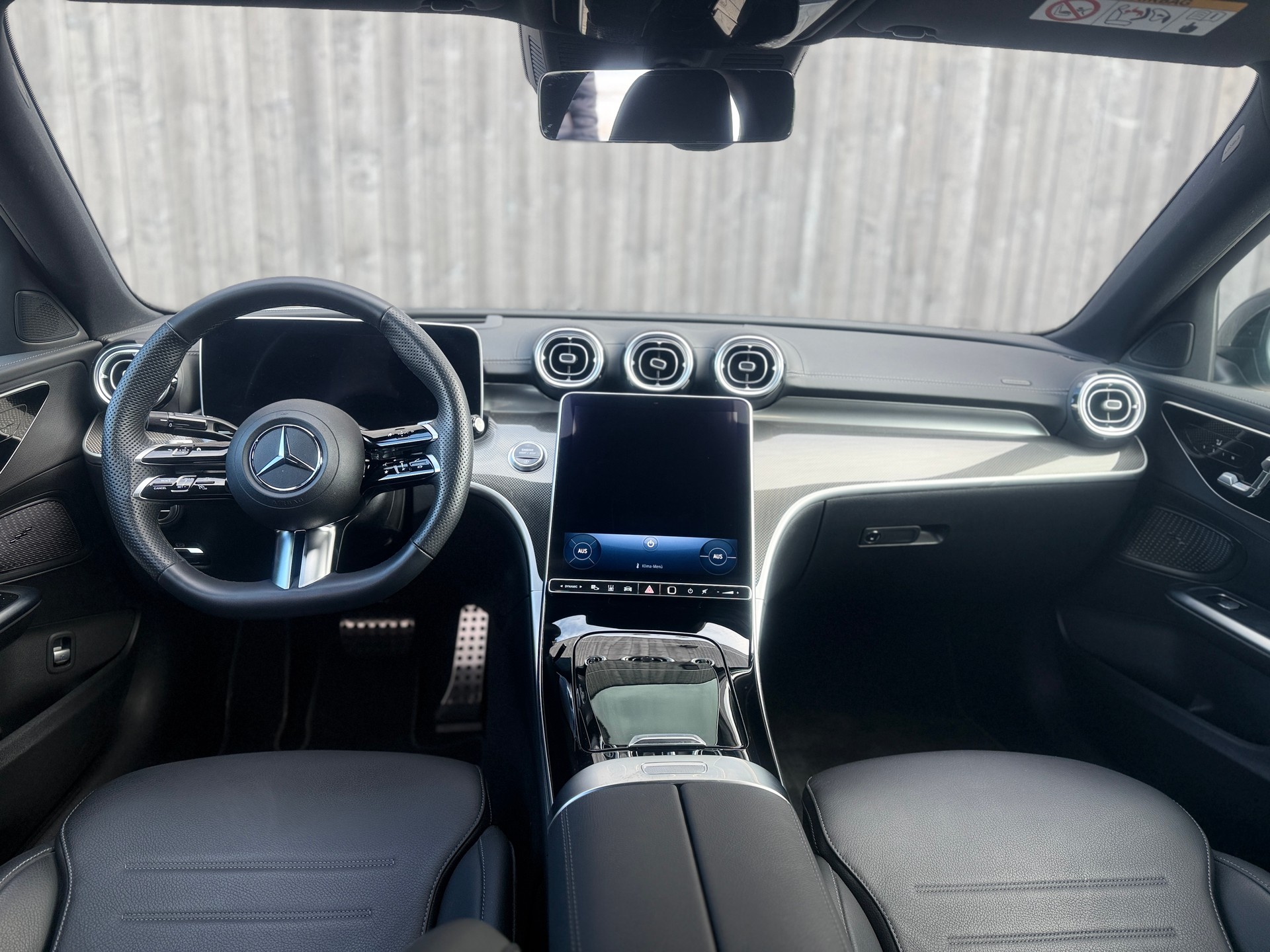 MERCEDES-BENZ C 300 4Matic AMG Line-image-6