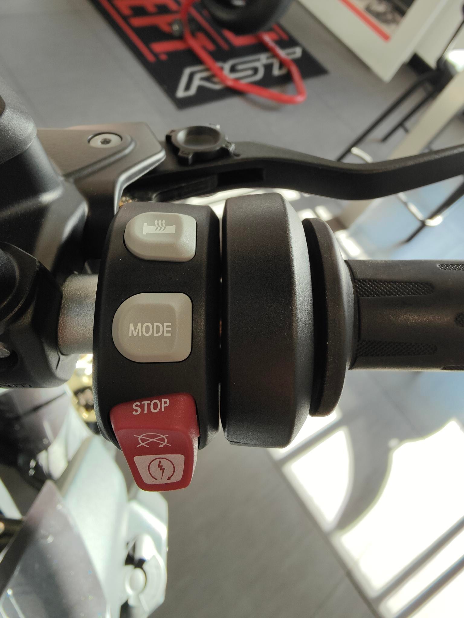 BMW R 1200 R ABS-image-6