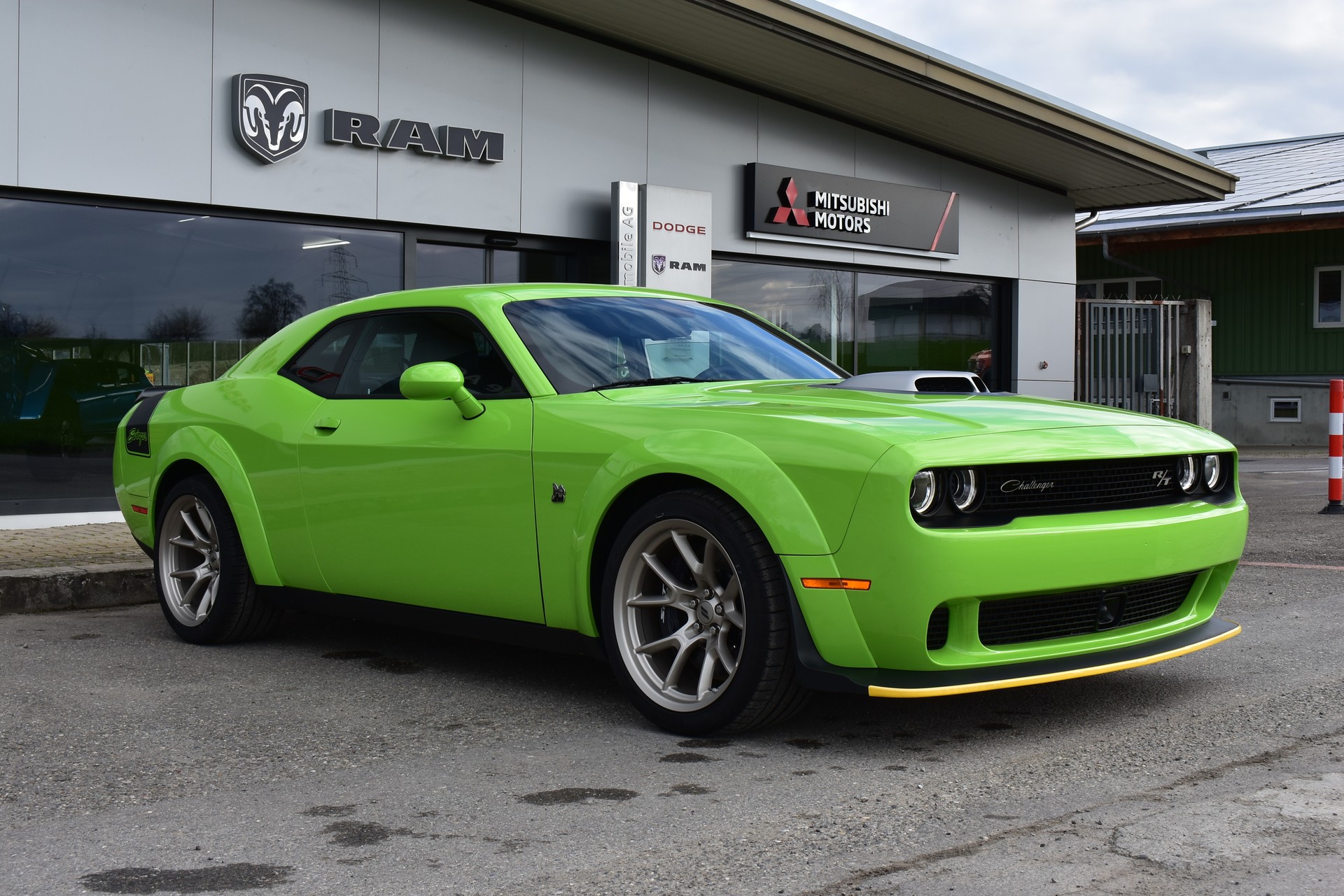 DODGE Challenger Swinger Sublime Green-image-2