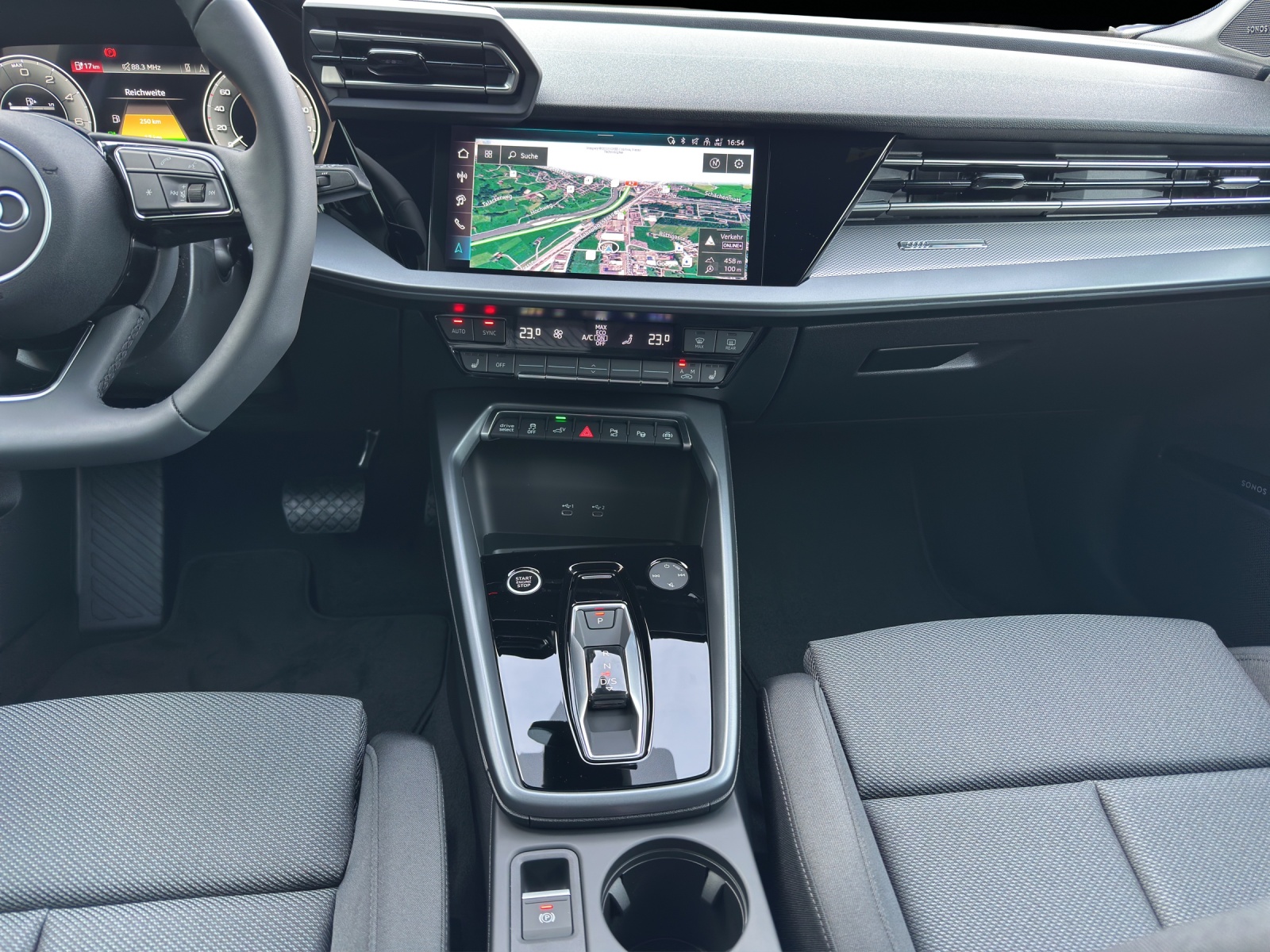 AUDI A3 Sportback 40 TFSI e advanced S-tronic-image-11