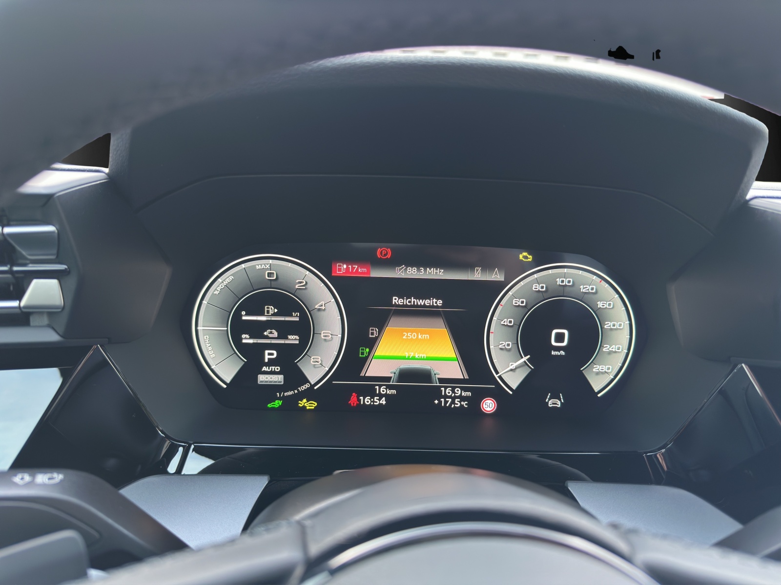 AUDI A3 Sportback 40 TFSI e advanced S-tronic-image-12