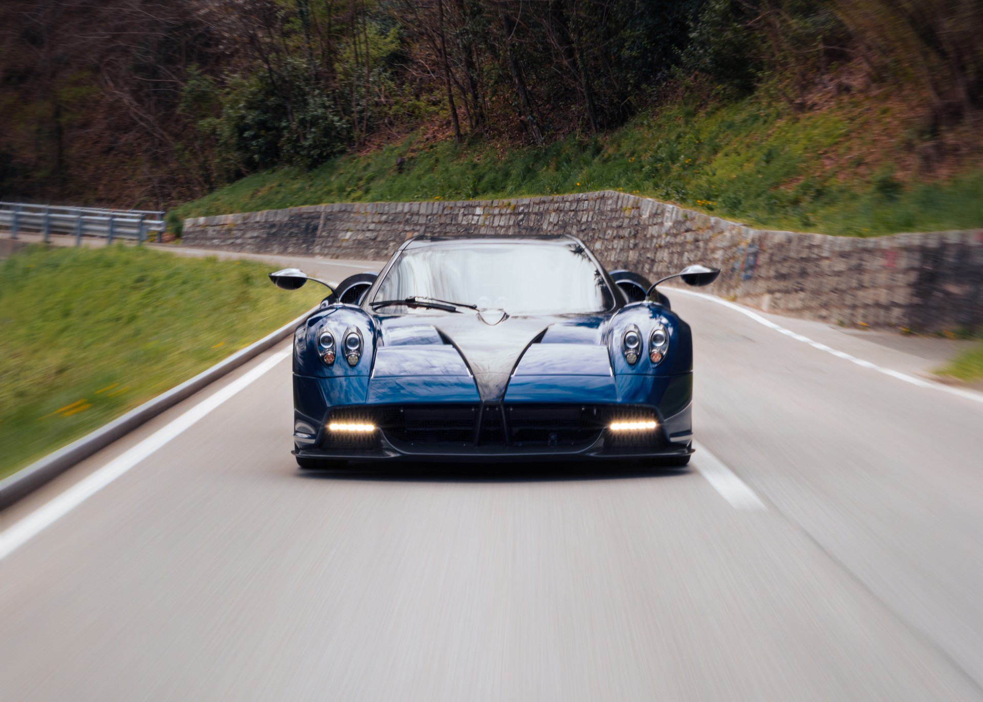 PAGANI Huayra Roadster-image-4