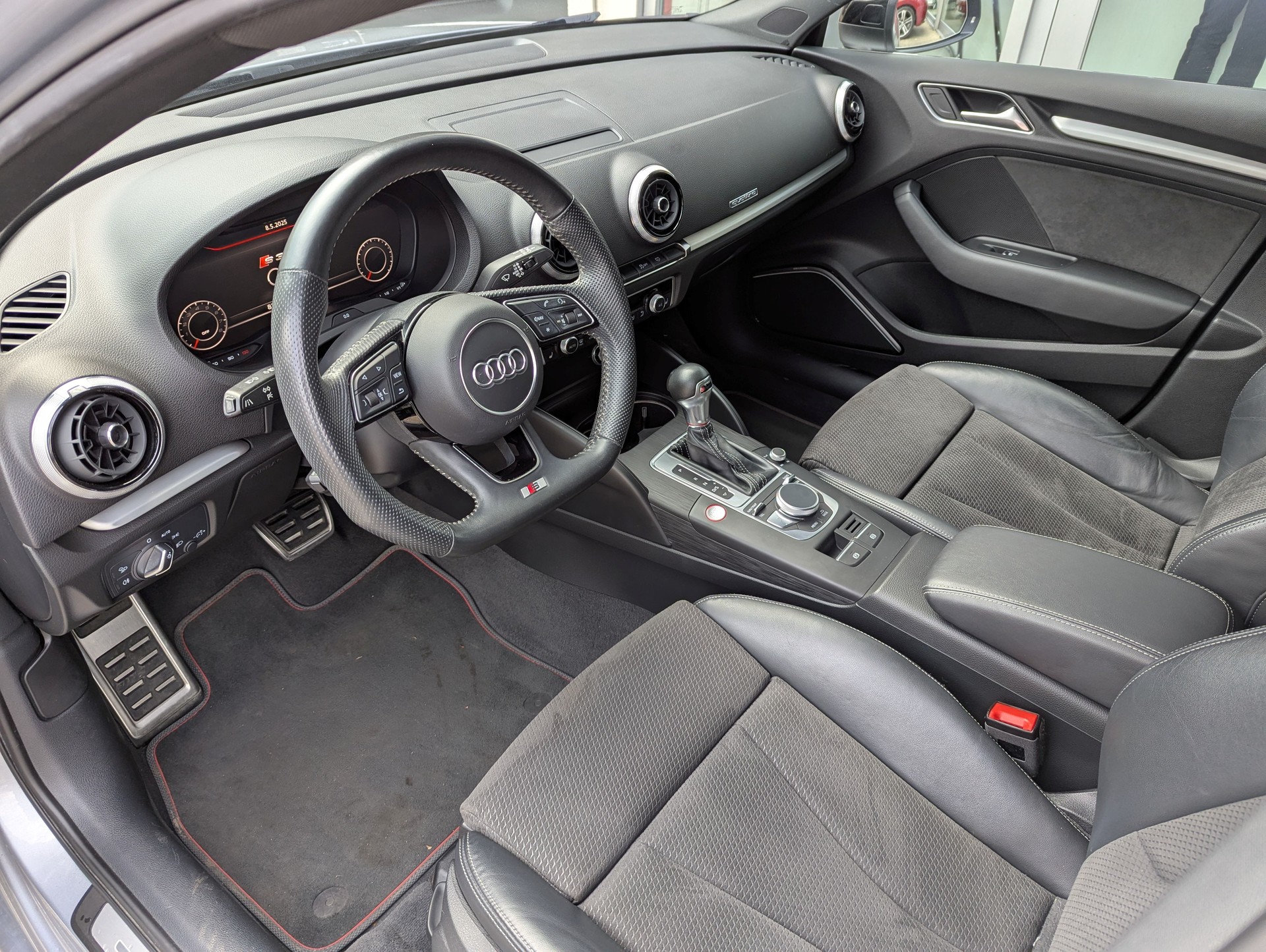 AUDI S3 Sportback 2.0 TFSI quattro S-tronic-image-12