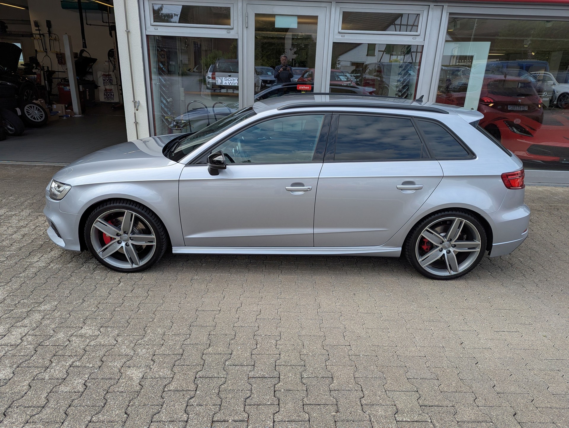 AUDI S3 Sportback 2.0 TFSI quattro S-tronic-image-3