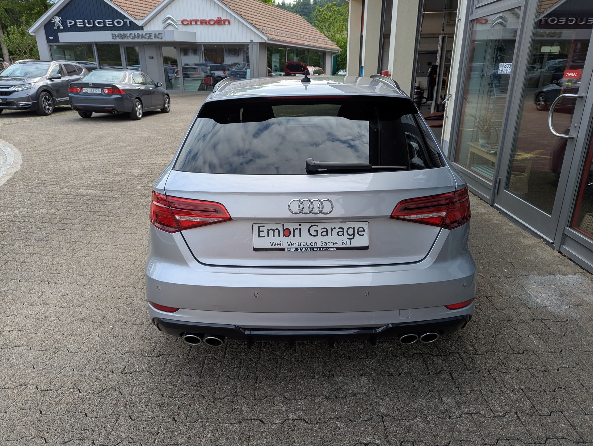 AUDI S3 Sportback 2.0 TFSI quattro S-tronic-image-5