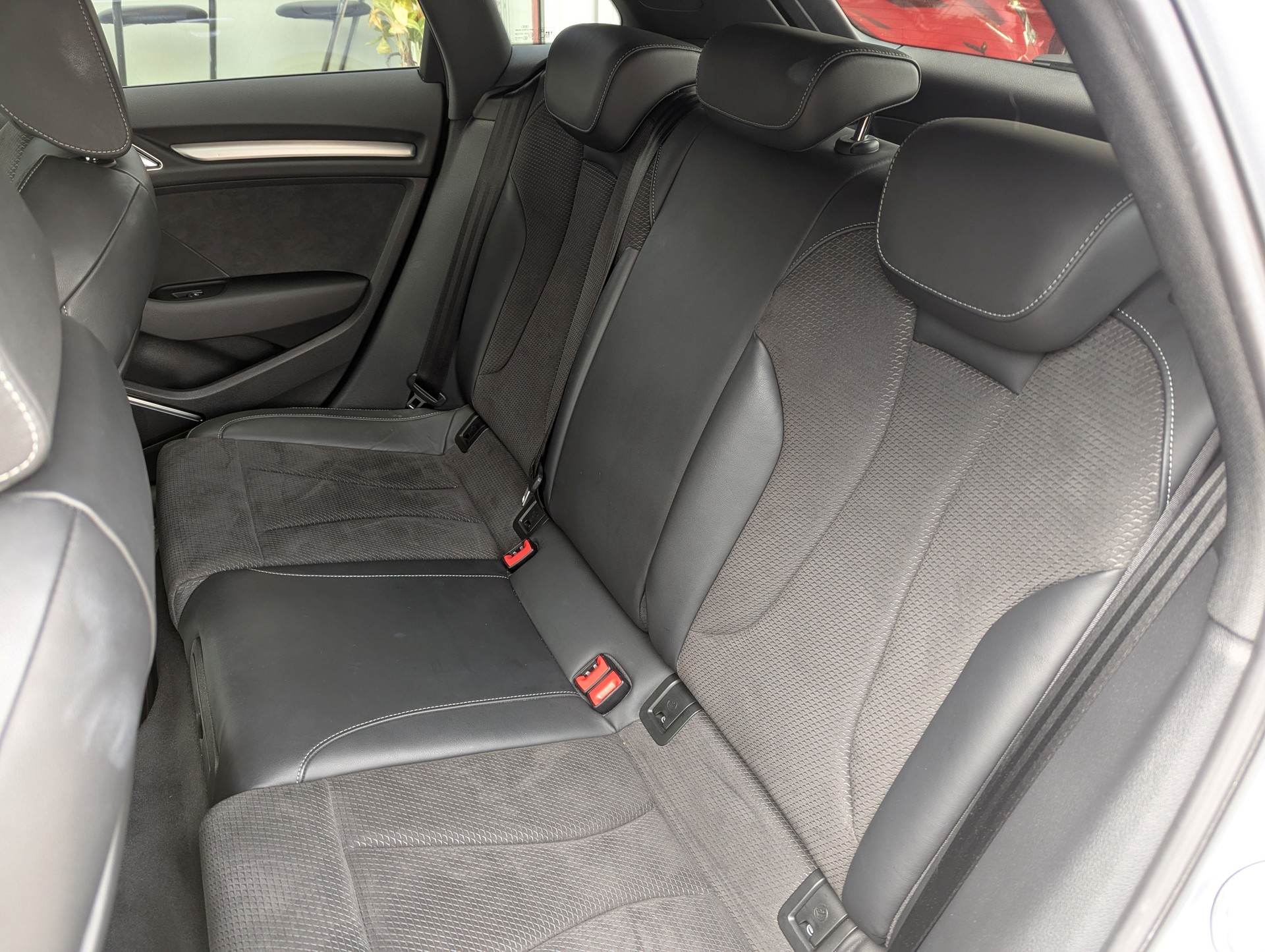 AUDI S3 Sportback 2.0 TFSI quattro S-tronic-image-9