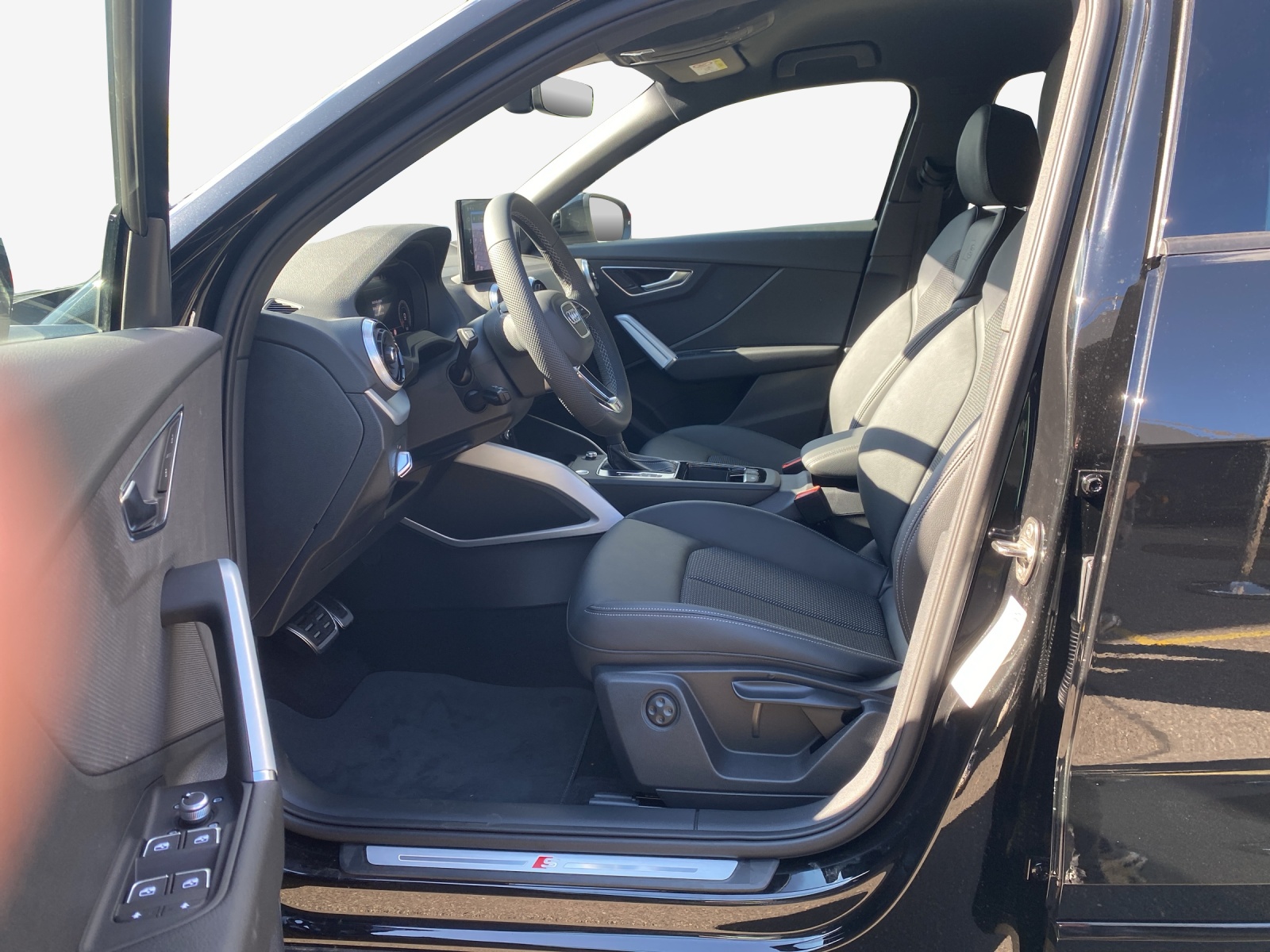AUDI Q2 35 TFSI S line S-tronic-image-7