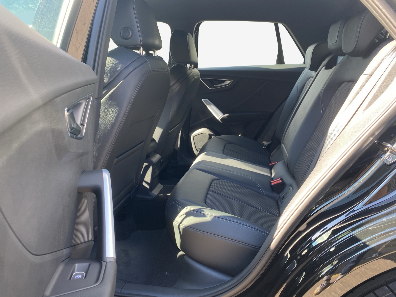 AUDI Q2 35 TFSI S line S-tronic-image-11