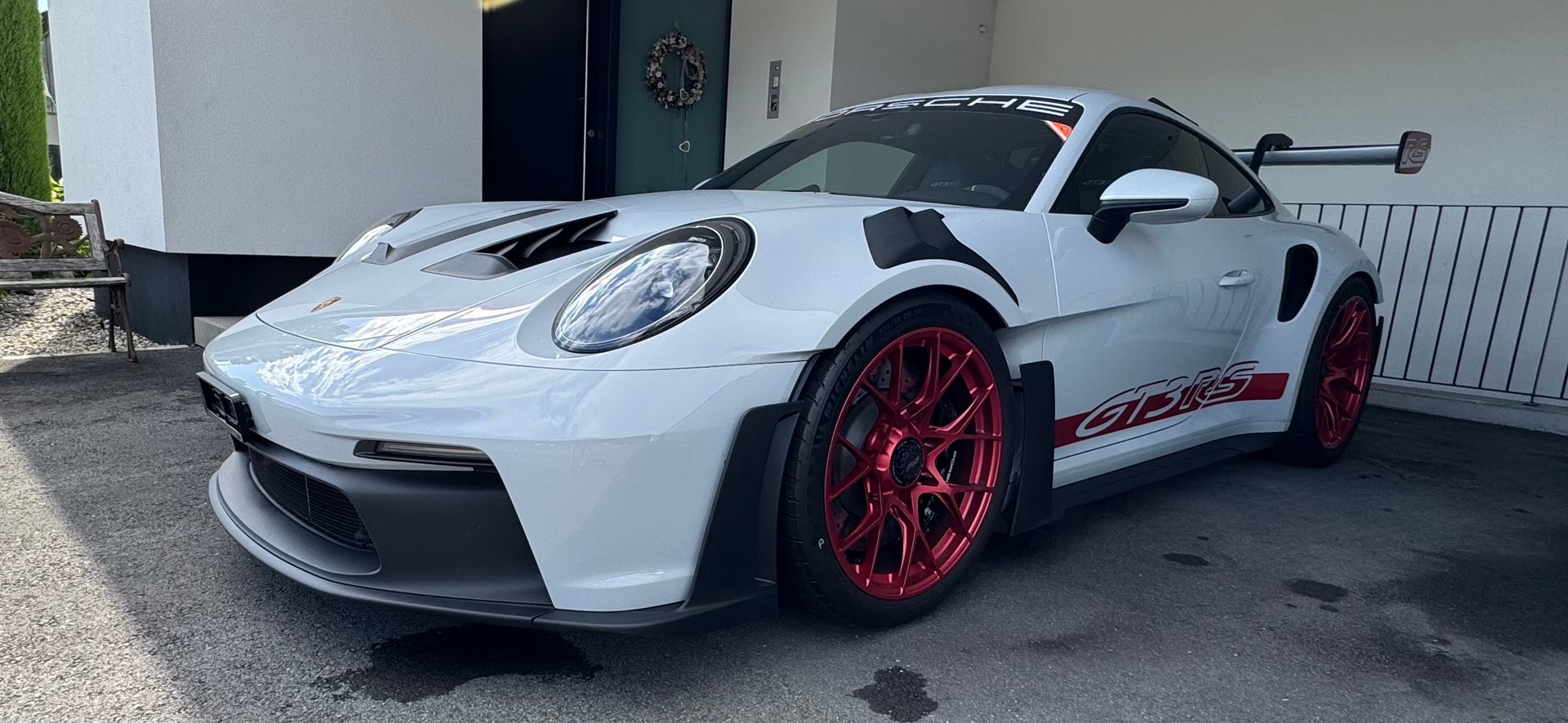 PORSCHE 911 GT3 RS-image-4
