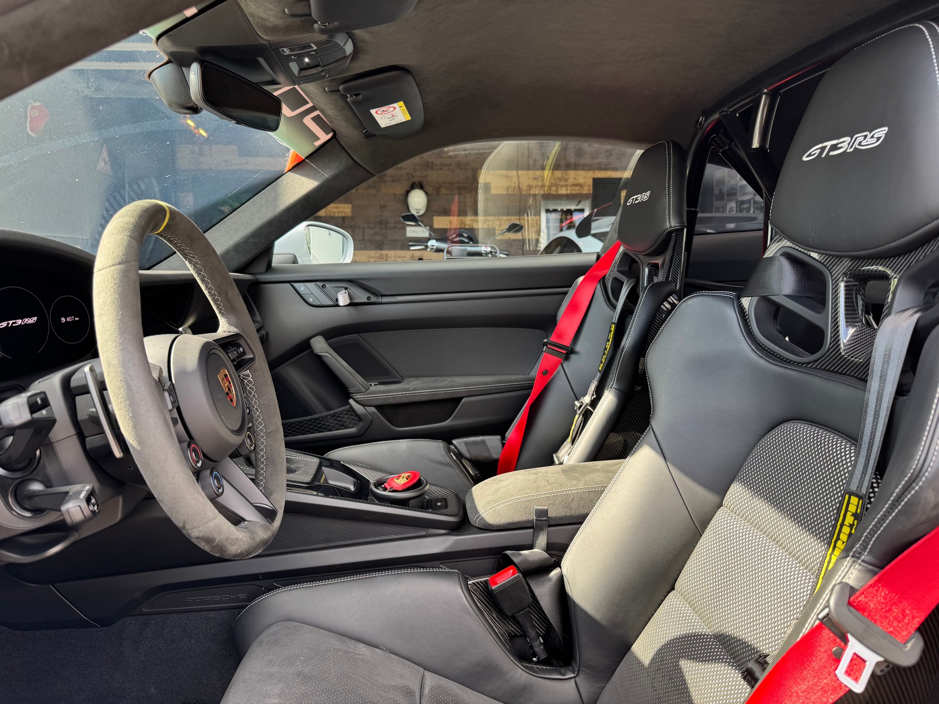 PORSCHE 911 GT3 RS-image-1