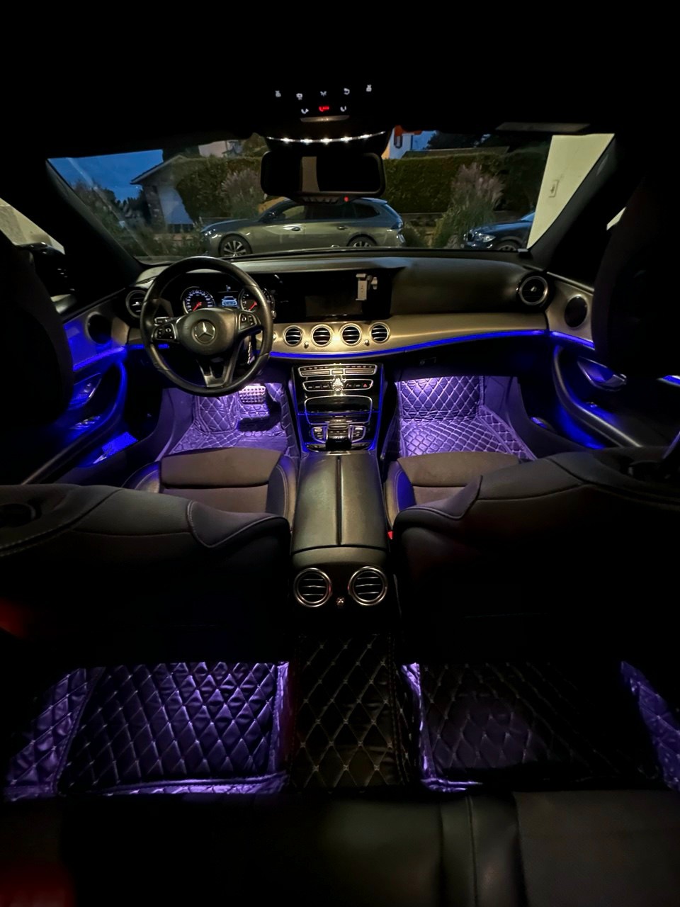 MERCEDES-BENZ E 220 d Avantgarde 9G-Tronic-image-4