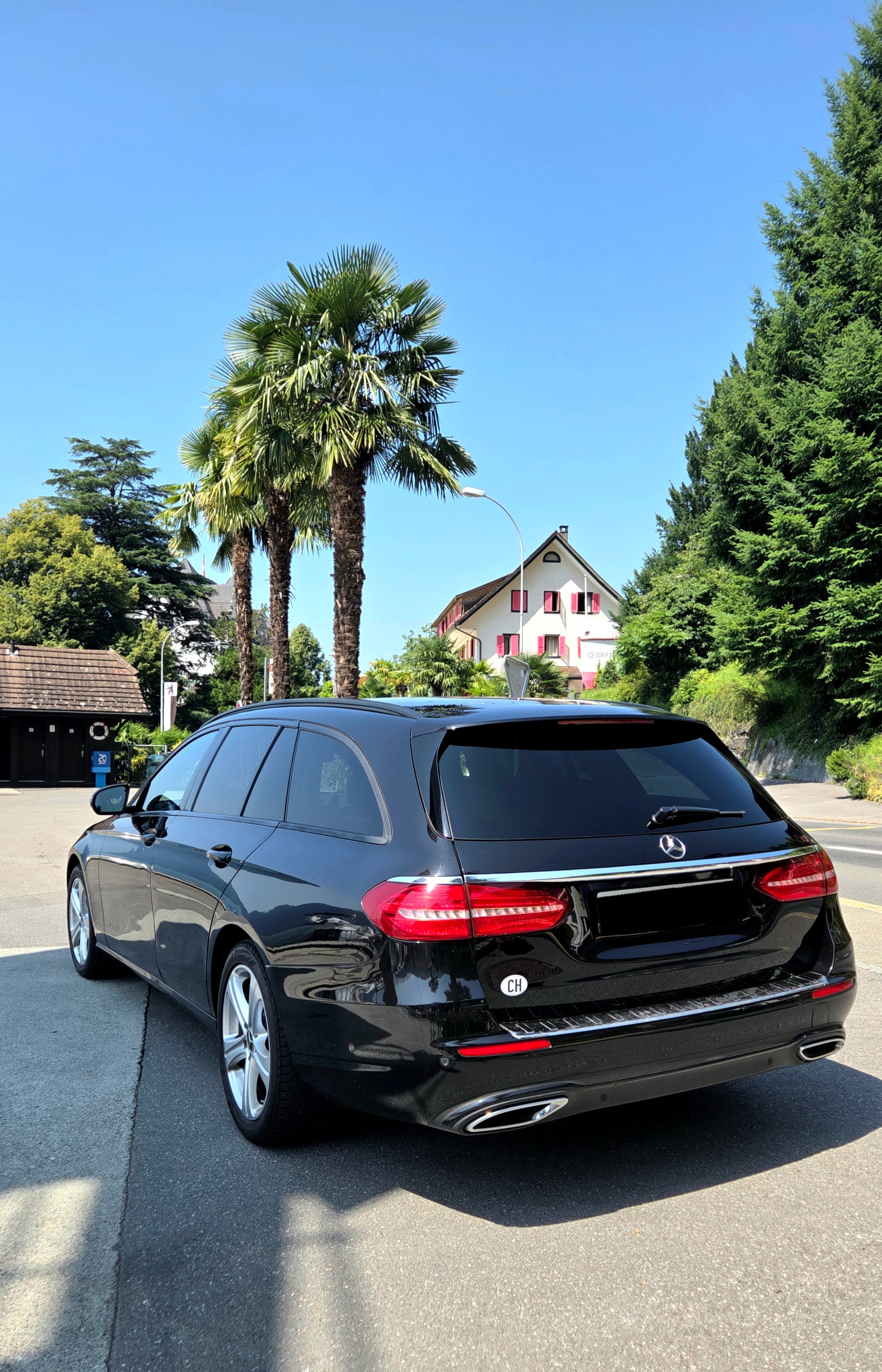 MERCEDES-BENZ E 220 d Avantgarde 9G-Tronic-image-1