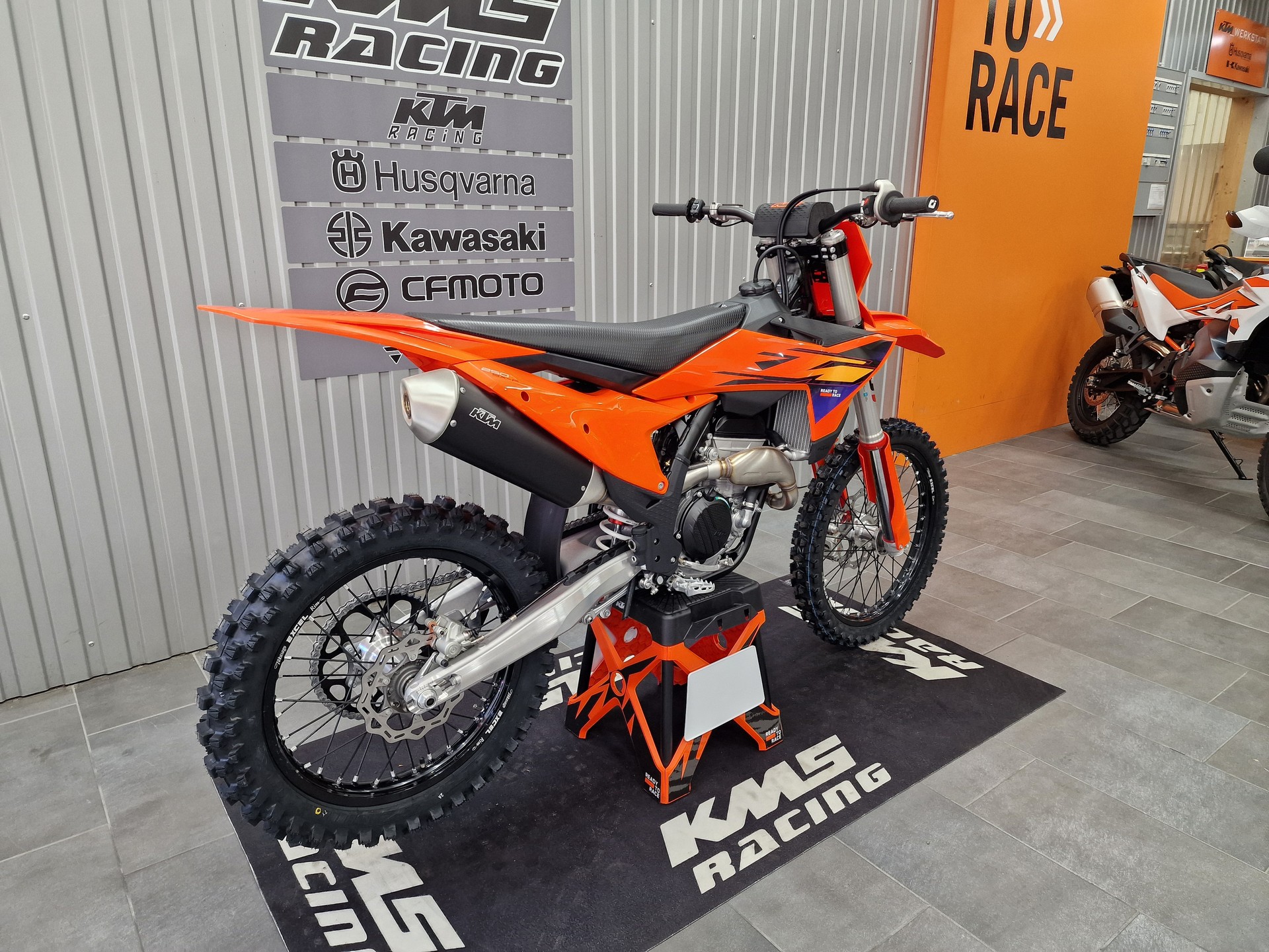 KTM 250 SX-F-showroom-element-3