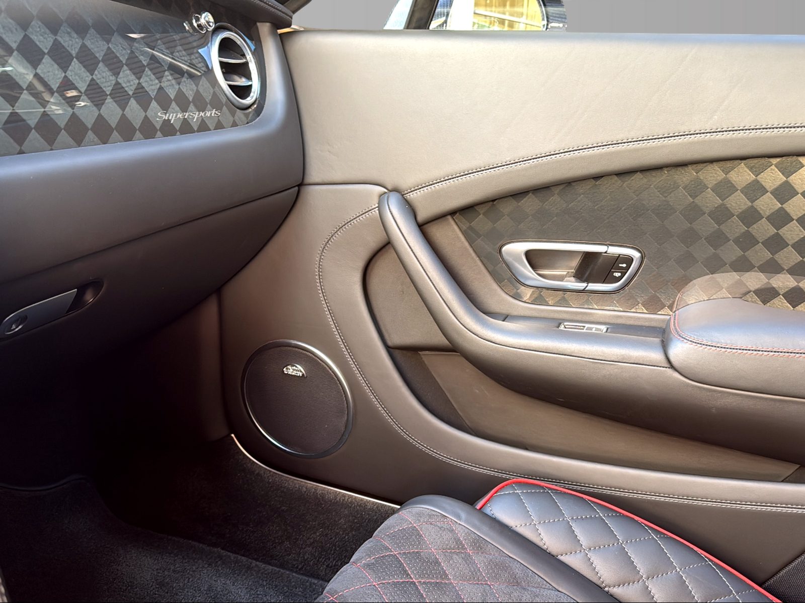 BENTLEY Continental Supersports 6.0 W12-image-14