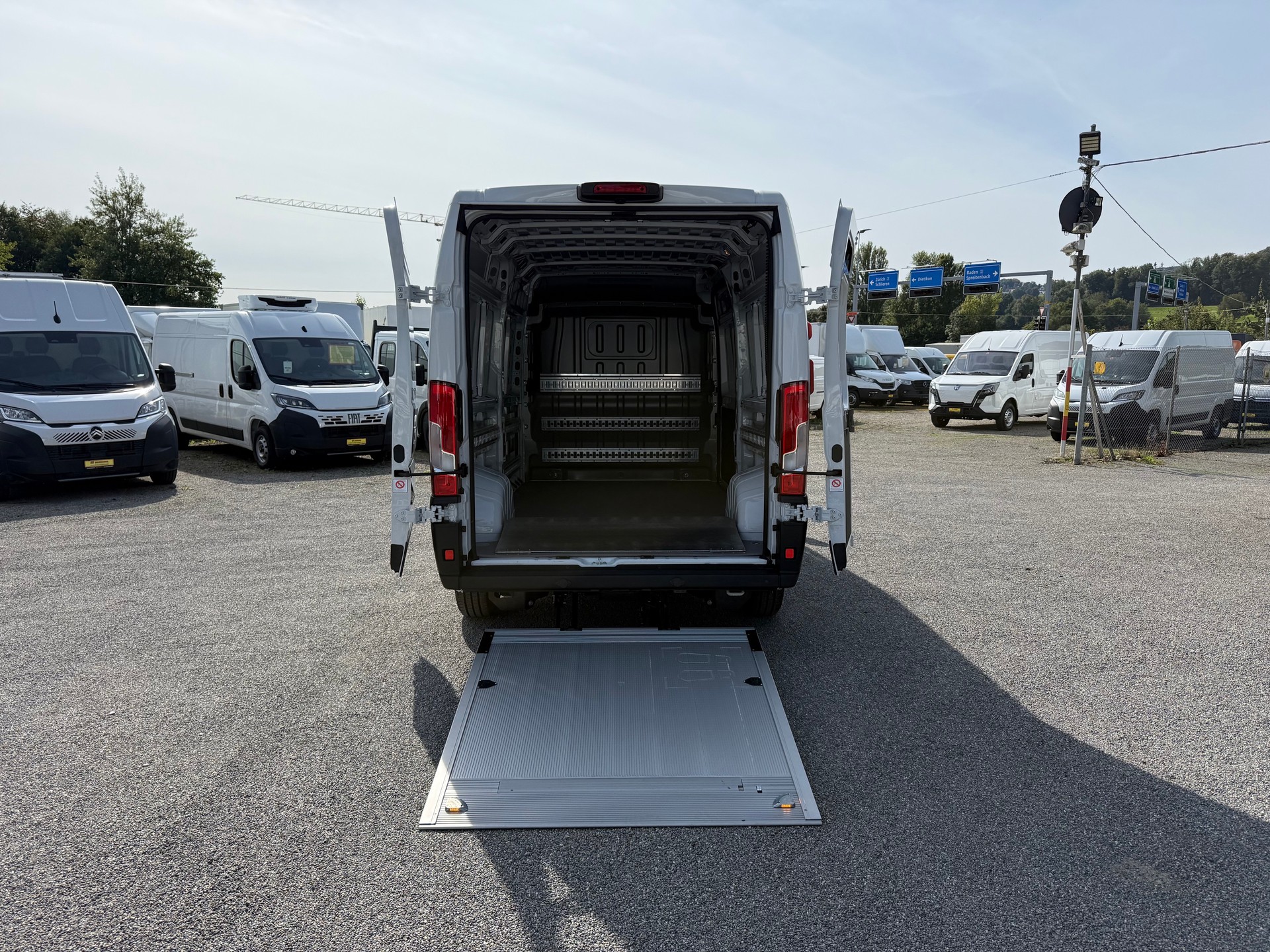 OPEL Movano 2.2 d 140 PS 3.5t L3H2 mit Mammut Lift Hebebühne-image-3