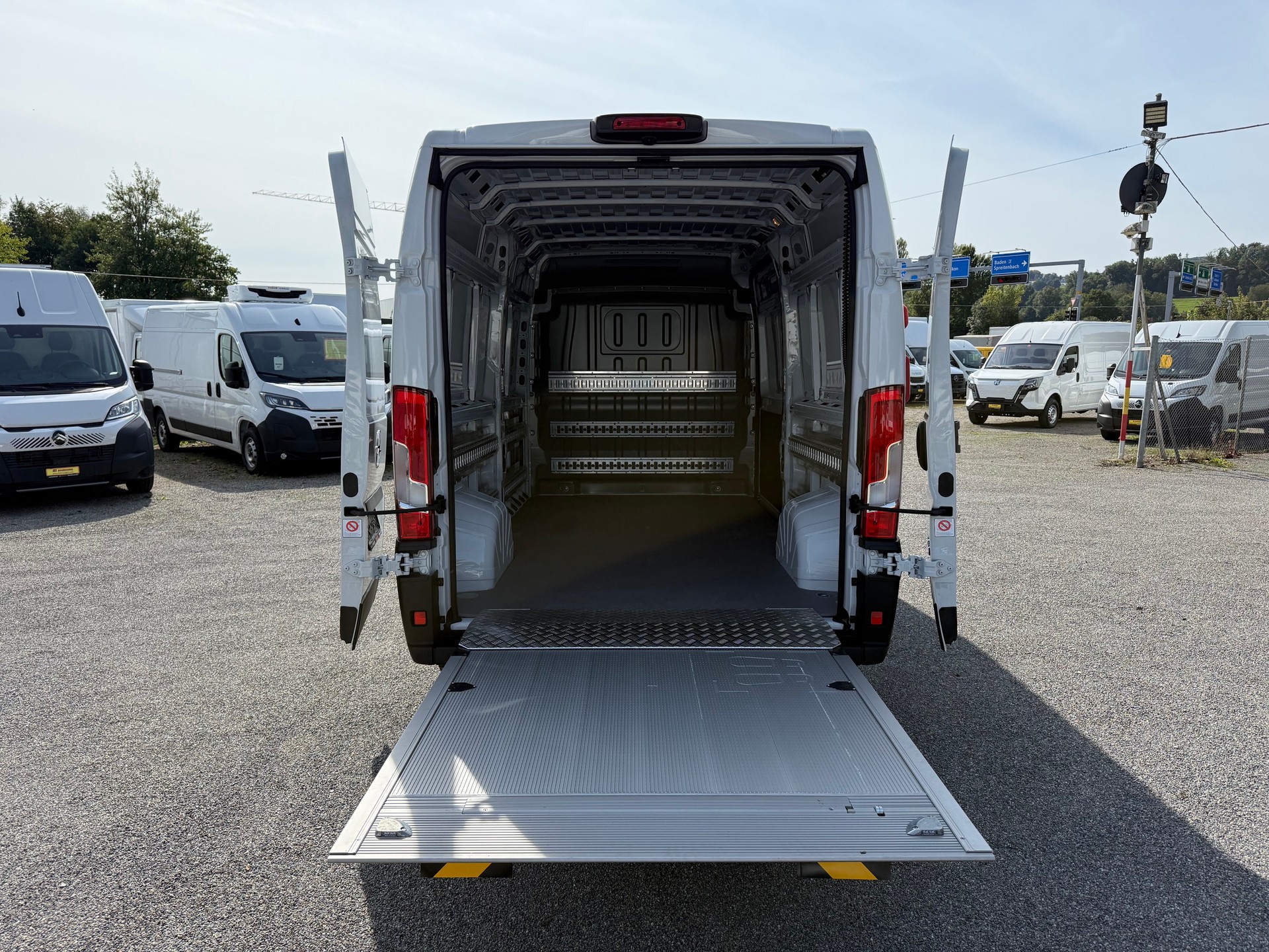 OPEL Movano 2.2 d 140 PS 3.5t L3H2 mit Mammut Lift Hebebühne-image-5