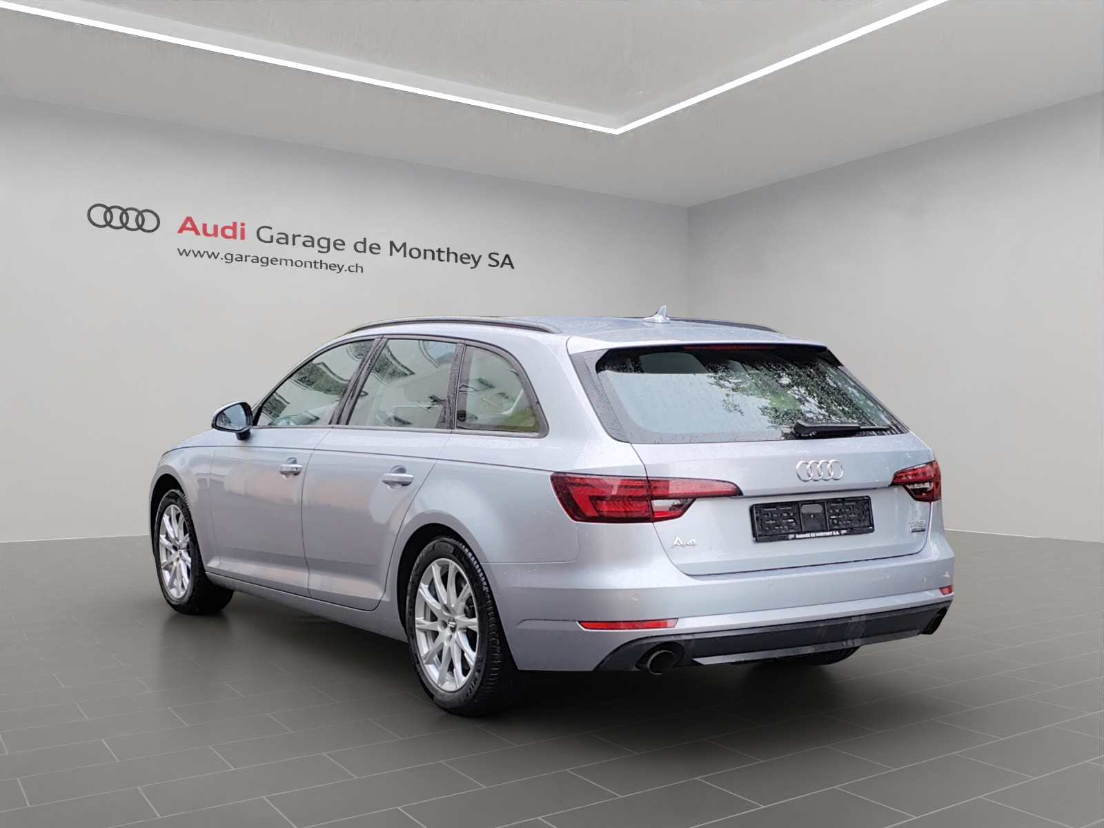 AUDI A4 Avant 2.0 TFSI quattro S-tronic-image-5