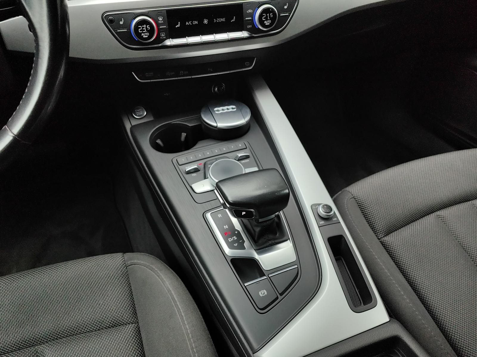 AUDI A4 Avant 2.0 TFSI quattro S-tronic-image-11
